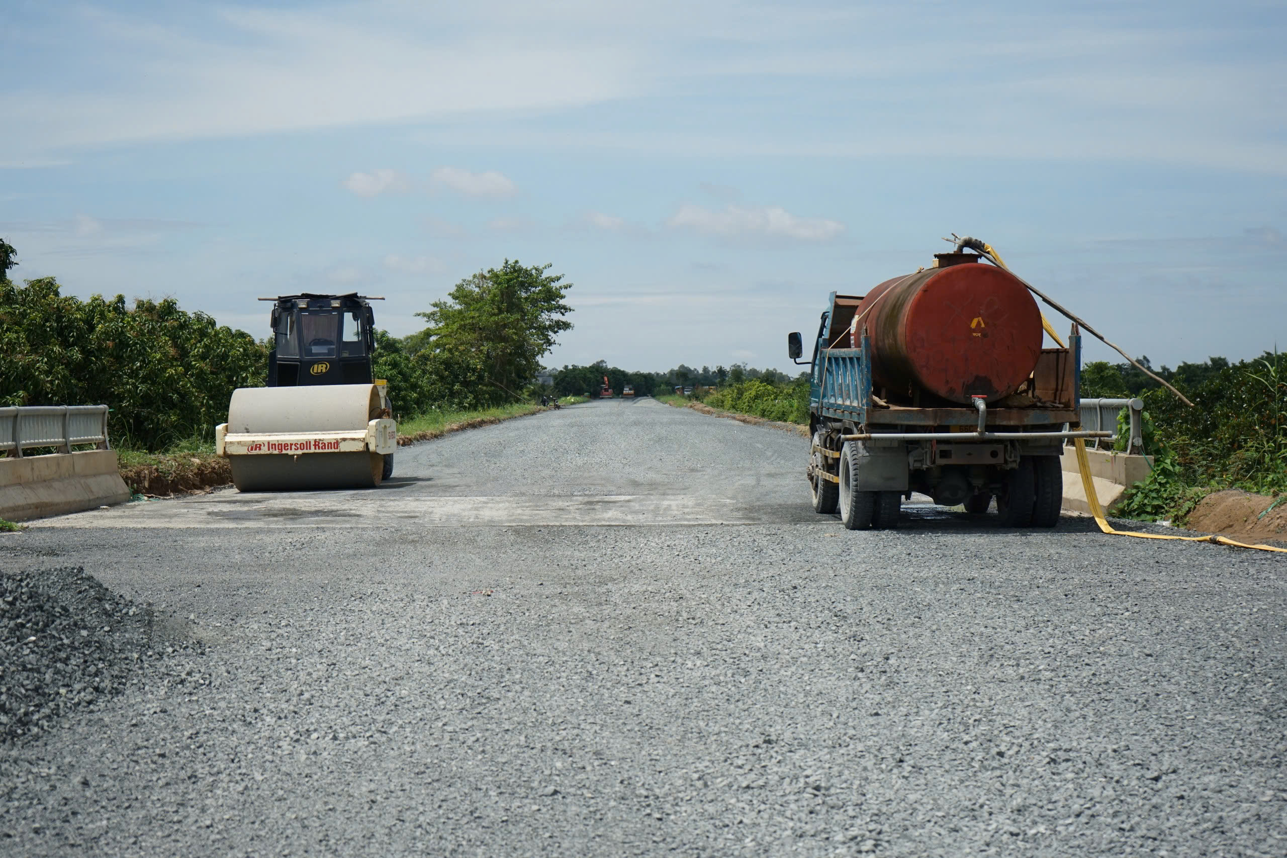 Đường tránh Cao Lãnh xuyên qua cánh đồng mùa nước nổi sắp hoàn thành- Ảnh 6.