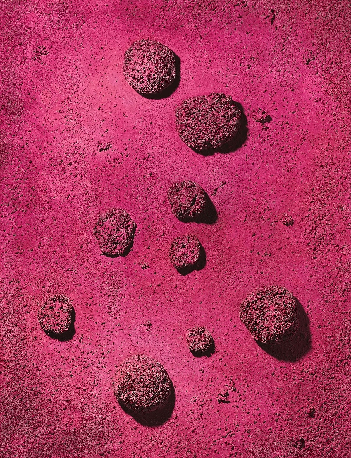 1761931517 304 Nhung buc tranh chi co mau xanh gia trieu USD