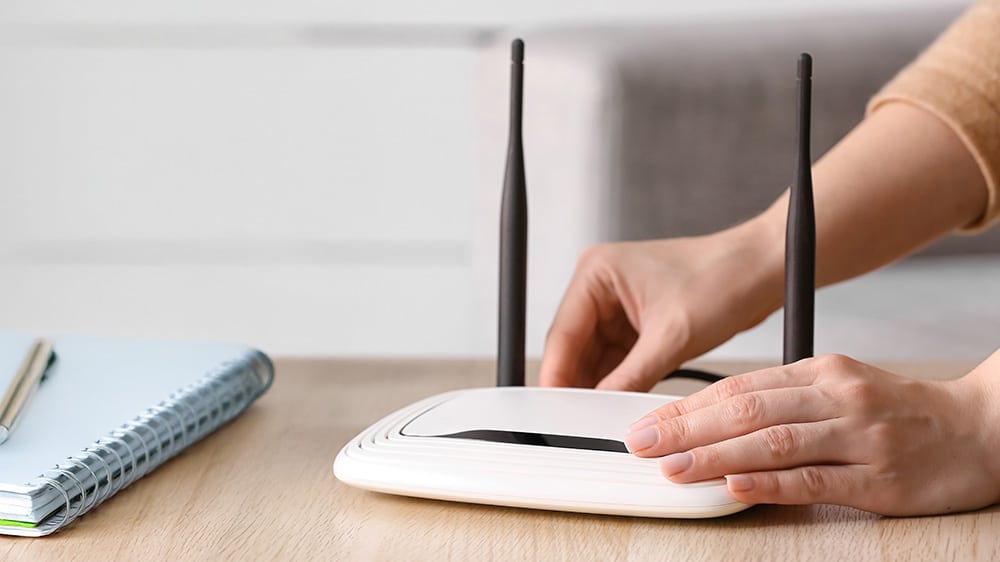 7 'tuyệt chiêu' giúp tốc độ Wi-Fi không còn 'chậm như rùa' - Ảnh 2.