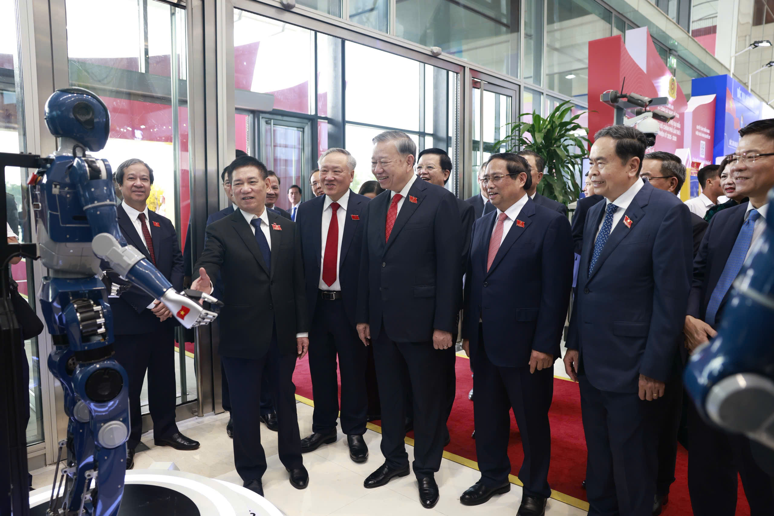 Thủ tướng đặt ra những câu hỏi lớn để đất nước phát triển đột phá- Ảnh 2.