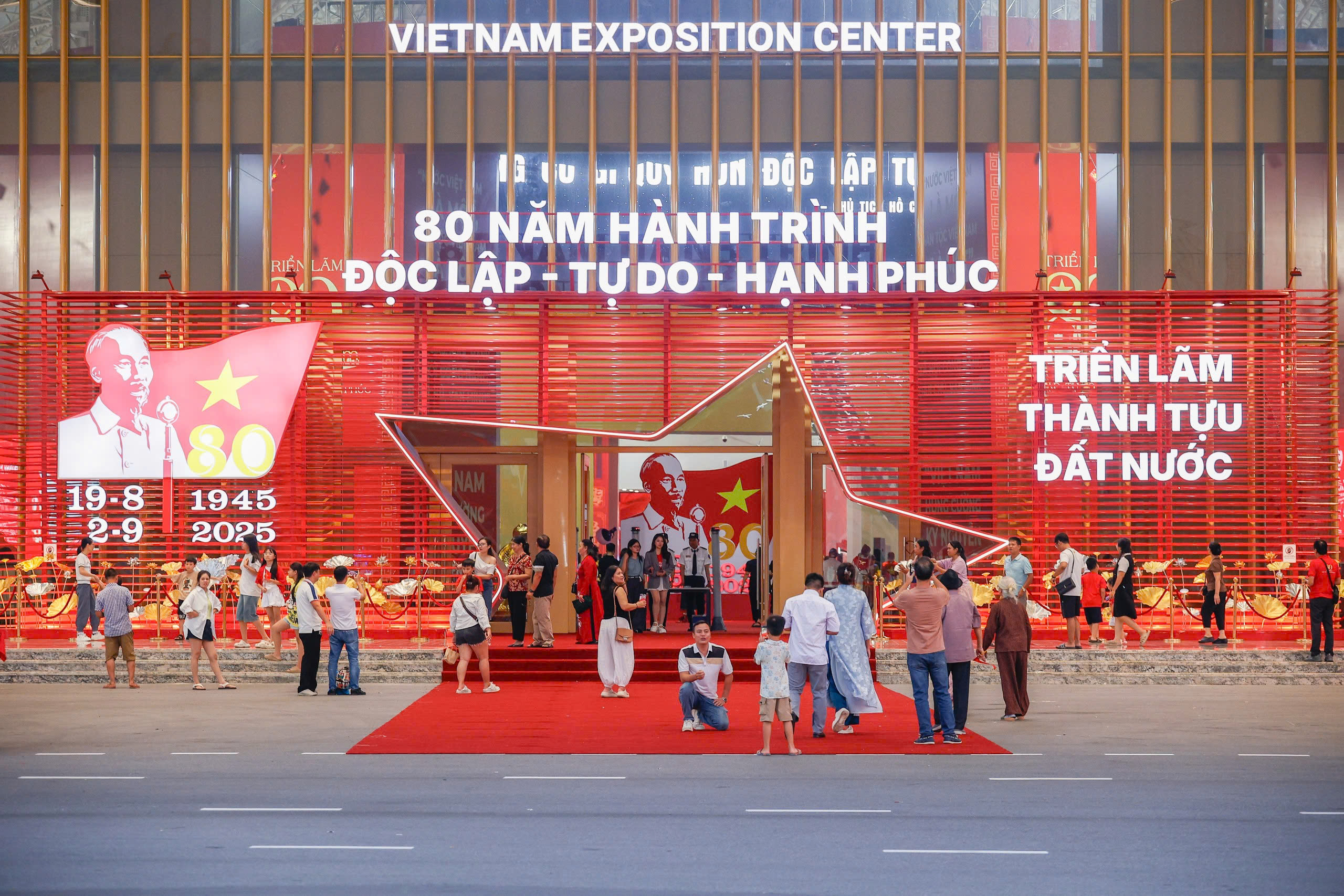 Đảng bộ Chính phủ tiên phong, vững bước cùng dân tộc trong kỷ nguyên mới 4 Đảng bộ Chính phủ tiên phong, vững bước cùng dân tộc trong kỷ nguyên mới - Ảnh 4.