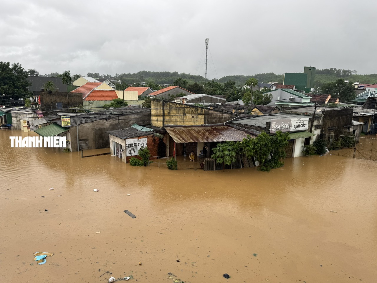 Nước lũ bao vây nhiều khu dân cư ở Quảng Ngãi- Ảnh 3.