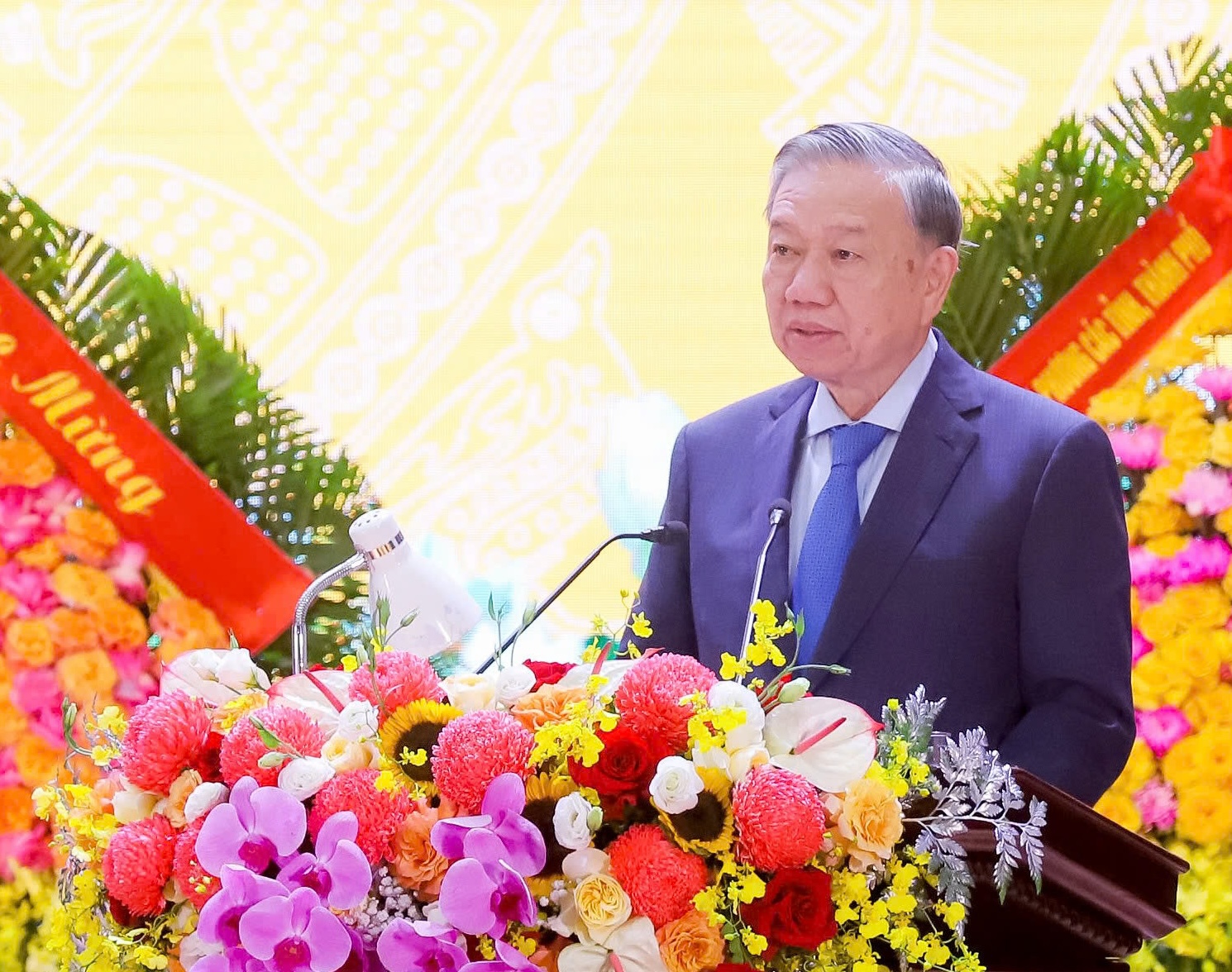 Tổng Bí thư Tô Lâm dự lễ kỷ niệm 80 năm ngày truyền thống Quân khu 4- Ảnh 3. Tổng Bí thư Tô Lâm dự lễ kỷ niệm 80 năm ngày truyền thống Quân khu 4- Ảnh 3.