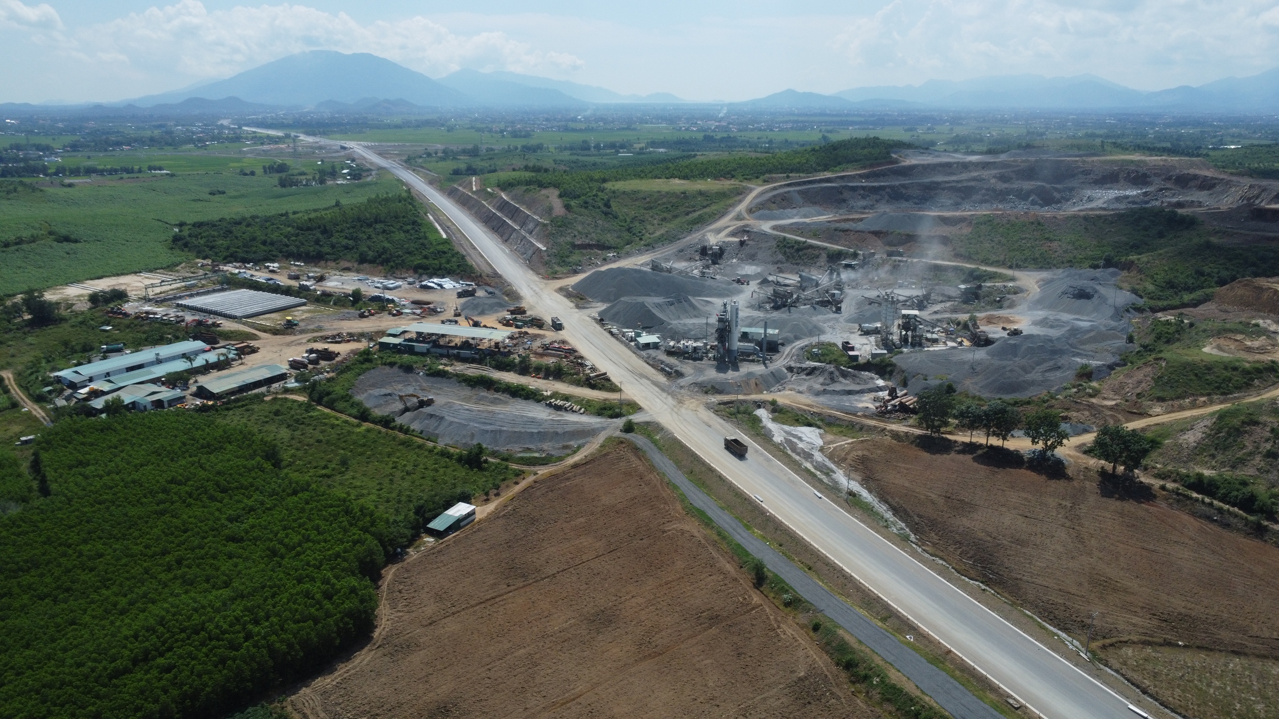 20 km đầu tuyến cao tốc Khánh Hòa - Buôn Ma Thuột dần về đích   - Ảnh 3.