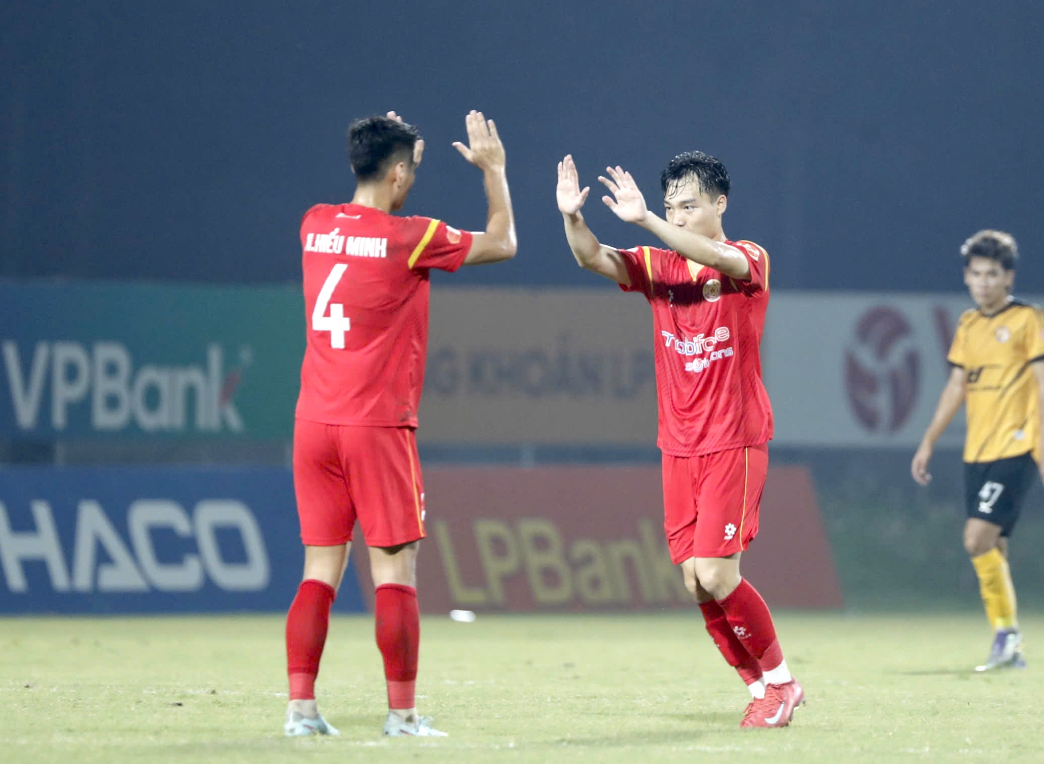 Sao U.23 Việt Nam thi nhau ghi bàn, PVF-CAND và Thanh Hóa đua tỷ số kịch tính- Ảnh 5. Sao U.23 Việt Nam thi nhau ghi bàn, PVF-CAND và Thanh Hóa đua tỷ số kịch tính - Ảnh 6.