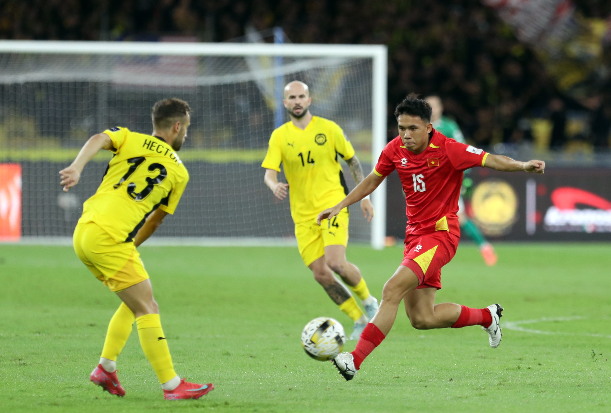 Minh Khoa ghi bàn và kiến tạo, đội tuyển Việt Nam có thêm ý tưởng tấn công- Ảnh 4. Minh Khoa ghi bàn và kiến tạo, đội tuyển Việt Nam có thêm ý tưởng tấn công- Ảnh 4.