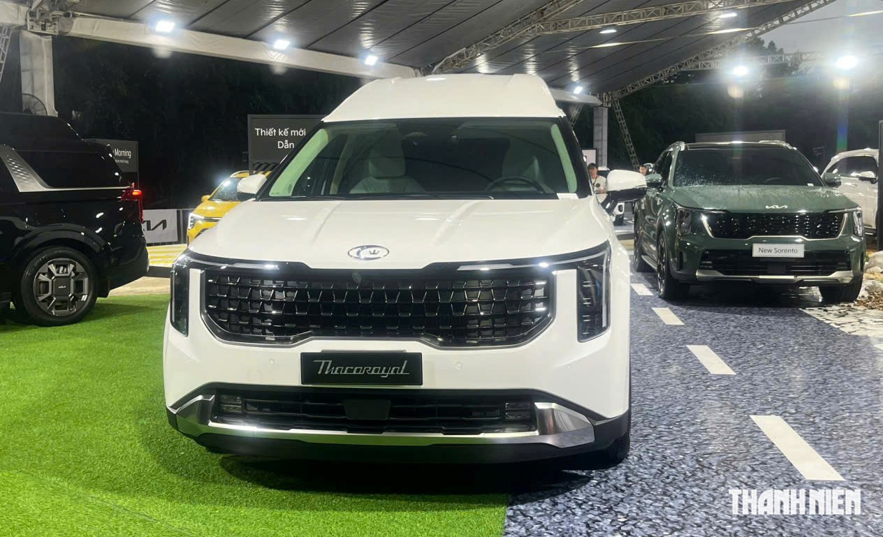 Kia Carnival 2025 thêm bản 'xe chủ tịch' 4 chỗ ngồi, có vách ngăn với khoang lái - Ảnh 14.