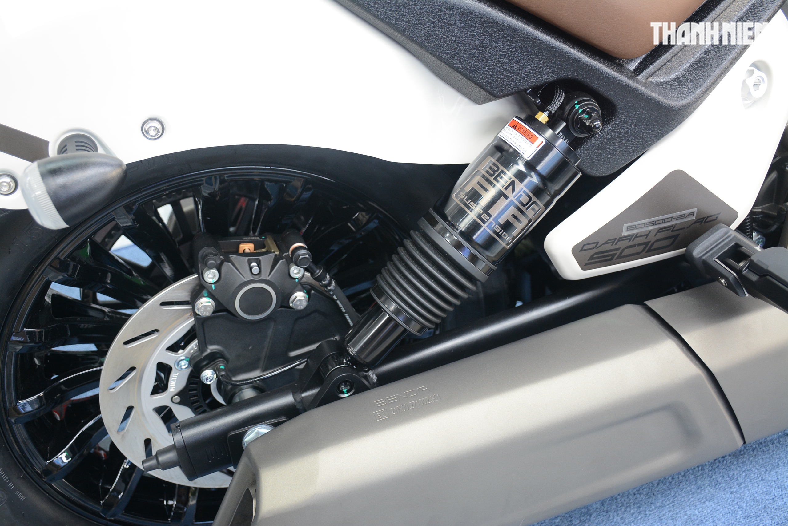 Mô tô đậm chất chơi Benda Dark Flag 500 Commander về Việt Nam, trang bị phuộc hơi - Ảnh 9.