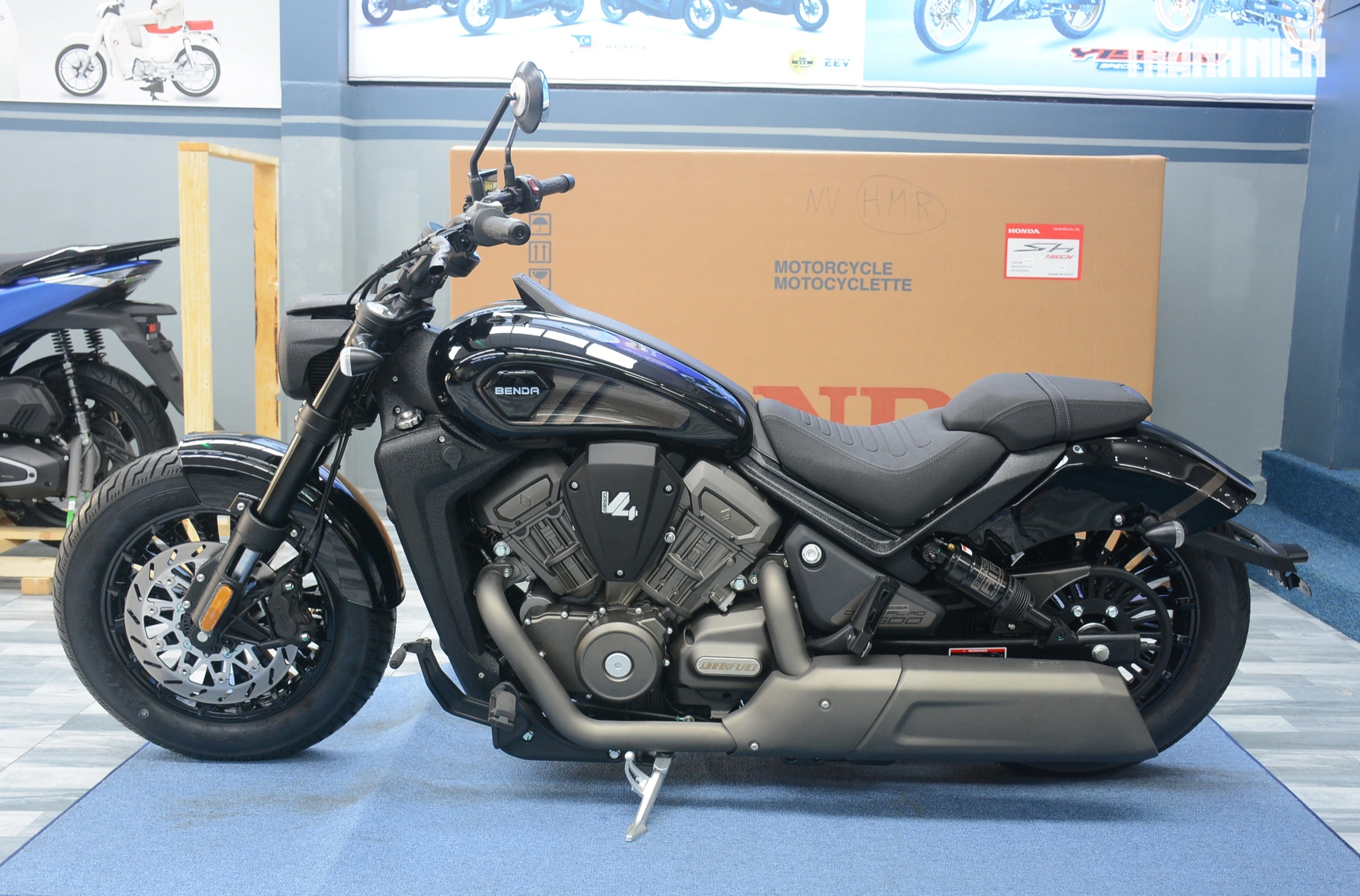 Mô tô đậm chất chơi Benda Dark Flag 500 Commander về Việt Nam, trang bị phuộc hơi - Ảnh 11.