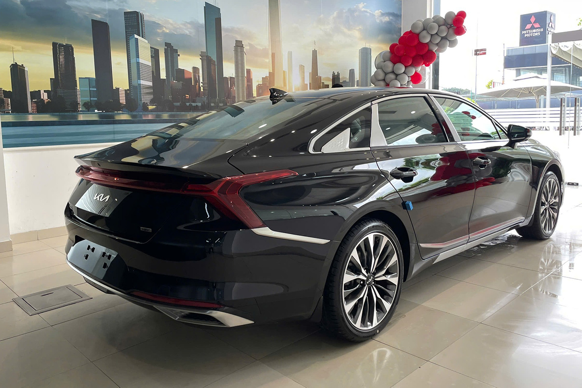 Xe 'độc' KIA K8 chào giá gần 2 tỉ đồng, số lượng chỉ 2 chiếc 3 'Hàng độc' KIA K8 rao bán giá gần 2 tỉ đồng, số lượng chỉ 2 chiếc - Ảnh 3.