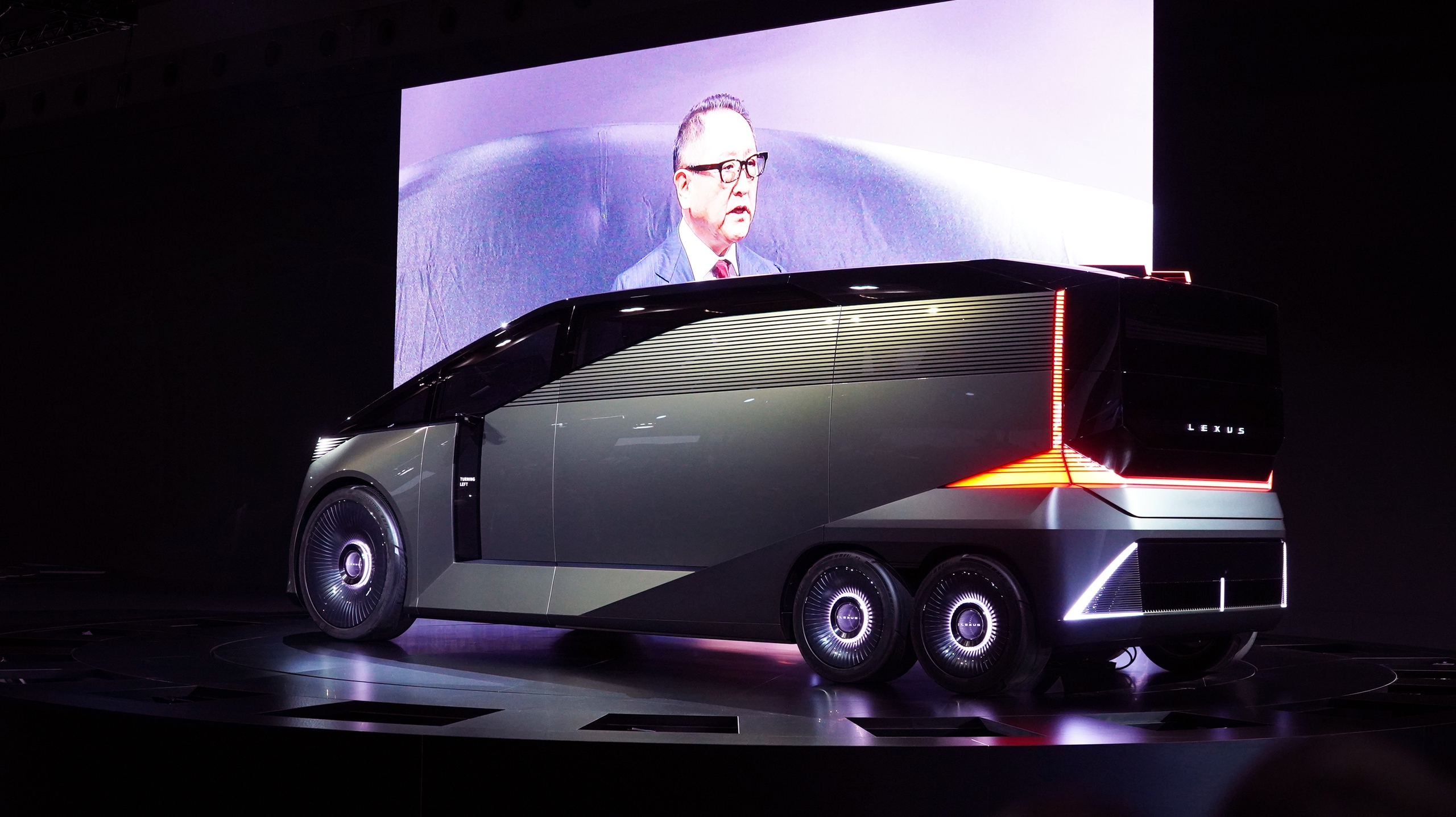 Lexus 'tái định nghĩa' sự sang trọng trong ngành ô tô - Ảnh 2.