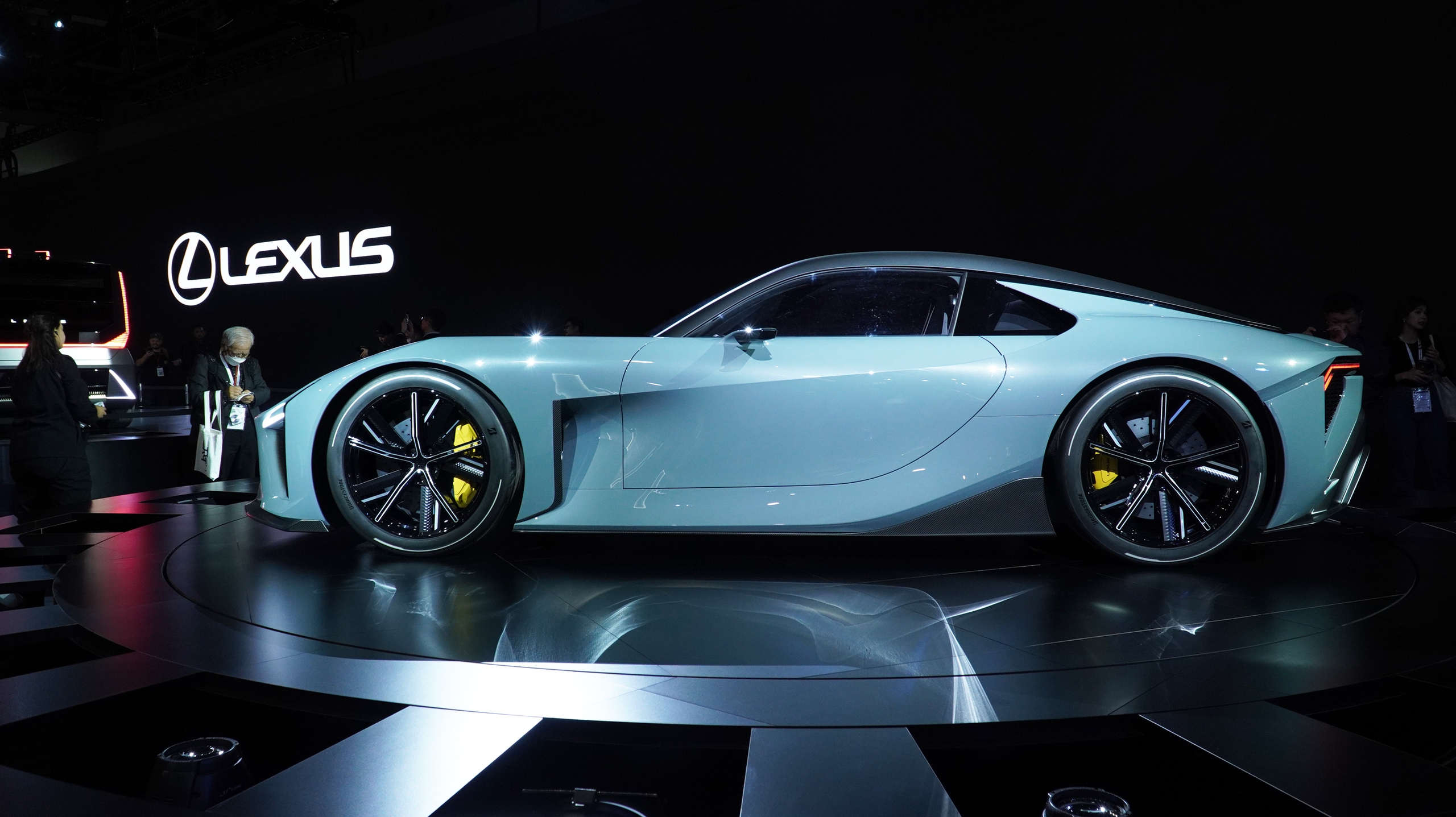 Lexus 'tái định nghĩa' sự sang trọng trong ngành ô tô - Ảnh 5.