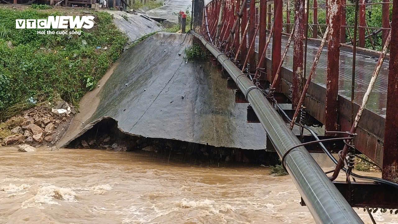 Lũ lịch sử 'nhấn chìm' nhiều bệnh viện ở Huế, nhiều nơi ở Đà Nẵng cô lập- Ảnh 12.