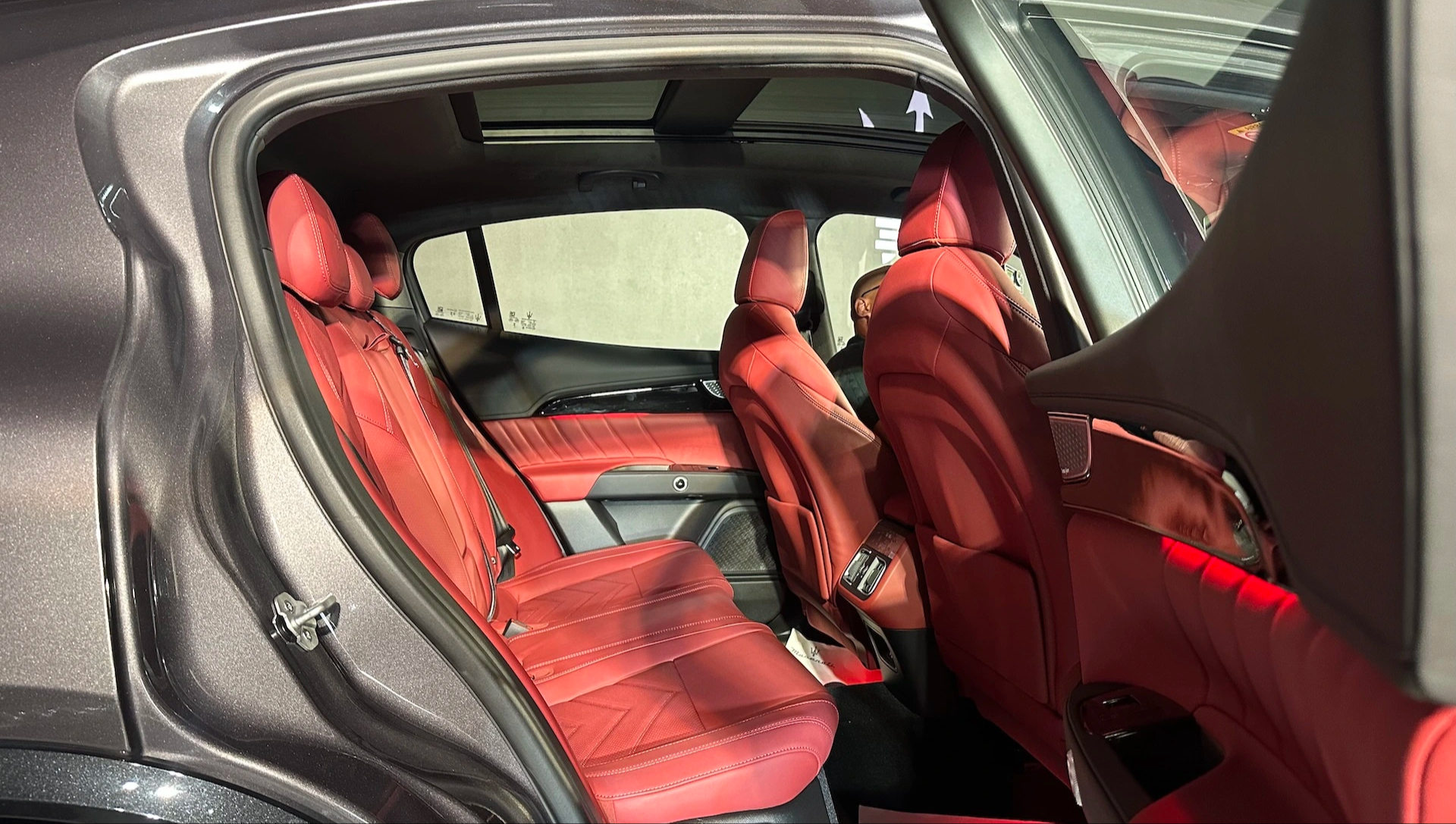 'Tia chớp' Grecale Folgore thuần điện đầu tiên của Maserati về Việt Nam - Ảnh 4.