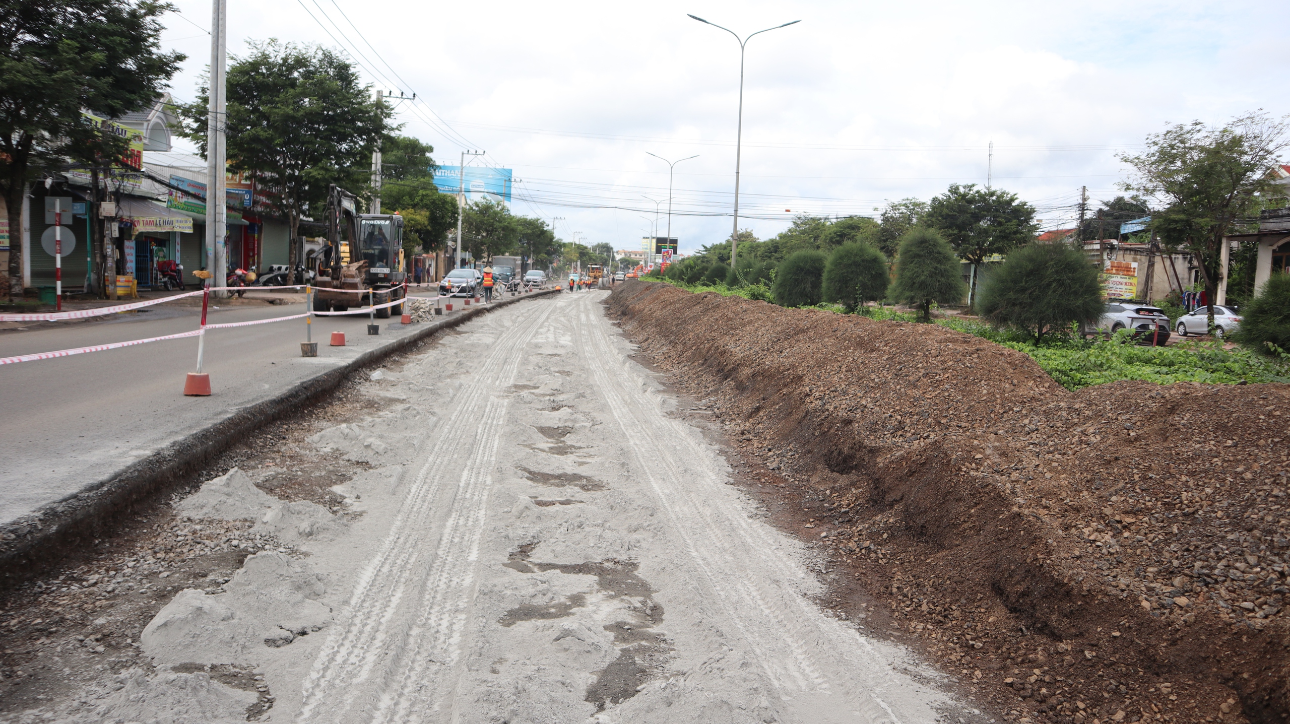 Người dân lo lắng việc sử dụng vật liệu tái chế tại chỗ, sửa quốc lộ 14
- Ảnh 5.