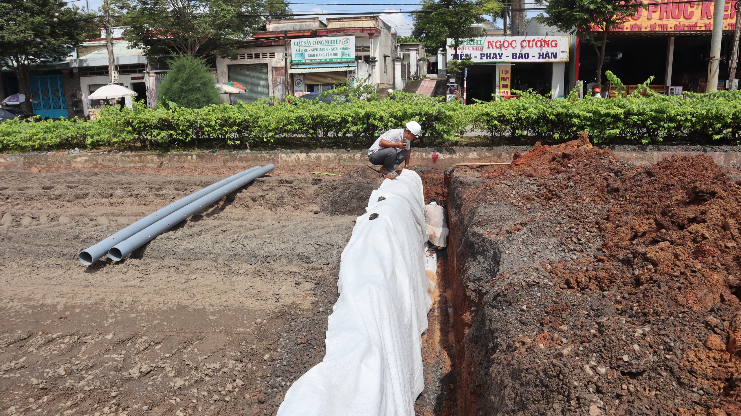 Người dân lo lắng việc sử dụng vật liệu tái chế tại chỗ, sửa quốc lộ 14
- Ảnh 9.