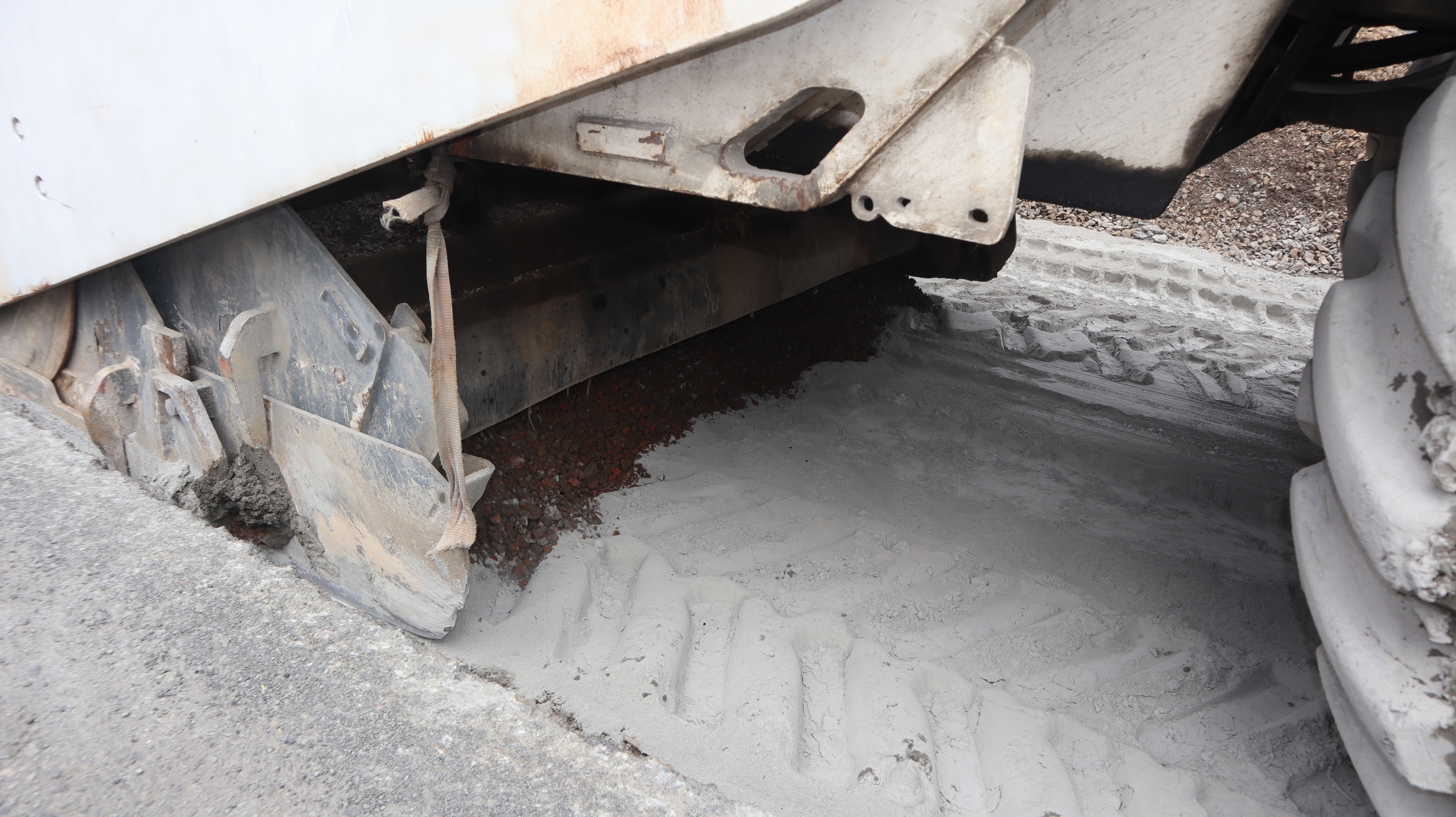 Người dân lo lắng việc sử dụng vật liệu tái chế tại chỗ, sửa quốc lộ 14
- Ảnh 10.