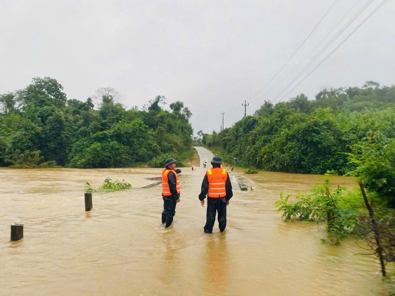 Mưa lũ Quảng Trị: 5 Người chết và mất tích , hơn 3 . 600 Nhà dân ngập sâu - Ảnh 2.