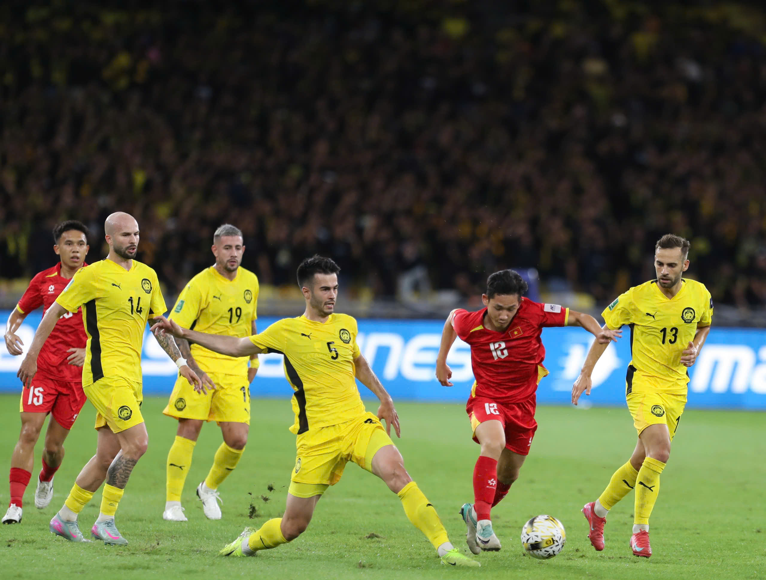 Thấp thỏm chờ AFC ra án, báo Malaysia lại kêu gọi FAM 'đừng đi đường tắt nữa'- Ảnh 1. Thấp thỏm chờ AFC ra án, báo Malaysia lại kêu gọi FAM 'đừng đi đường tắt nữa'- Ảnh 1.