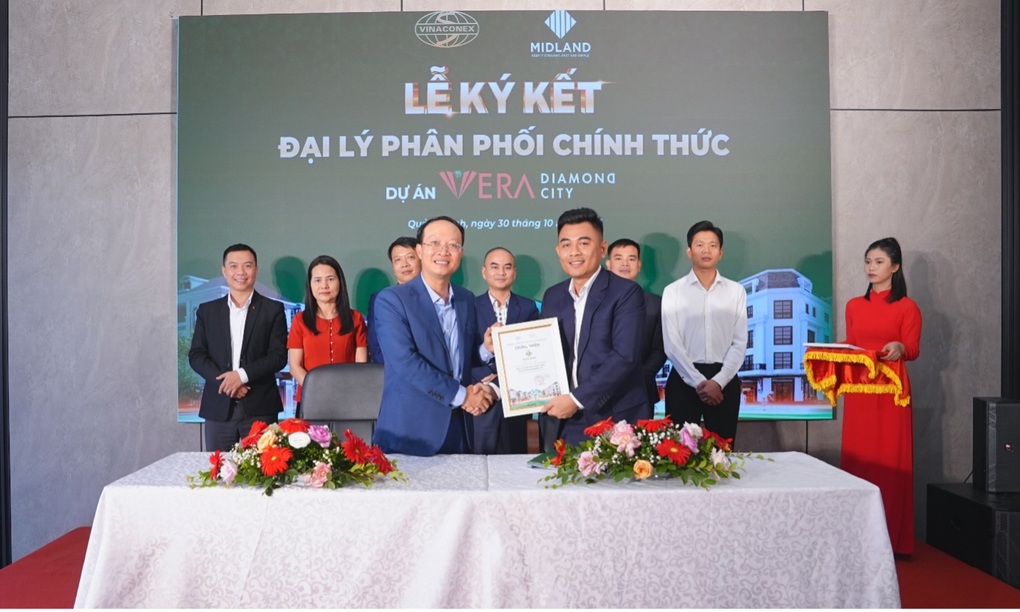 Lễ ký kết với các đại lý phân phối dự án Vera Diamond City Quảng Ninh - 4