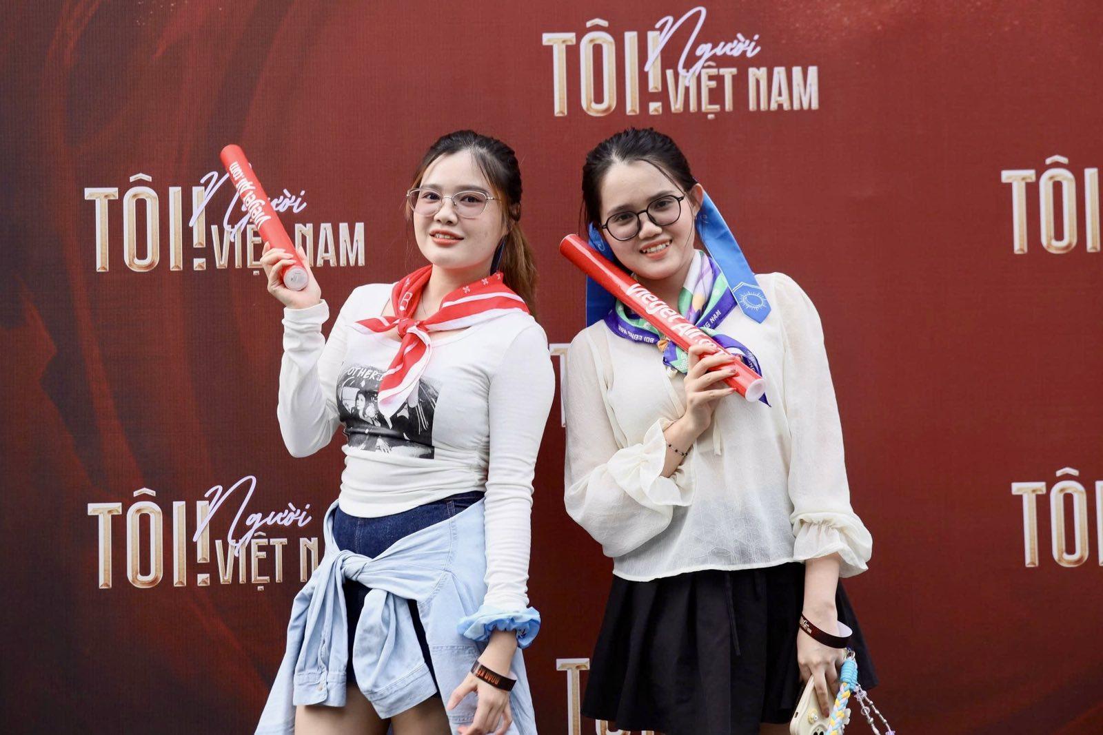 1761973650 101 Dem nhac gay quy Toi Nguoi Viet Nam vo oa