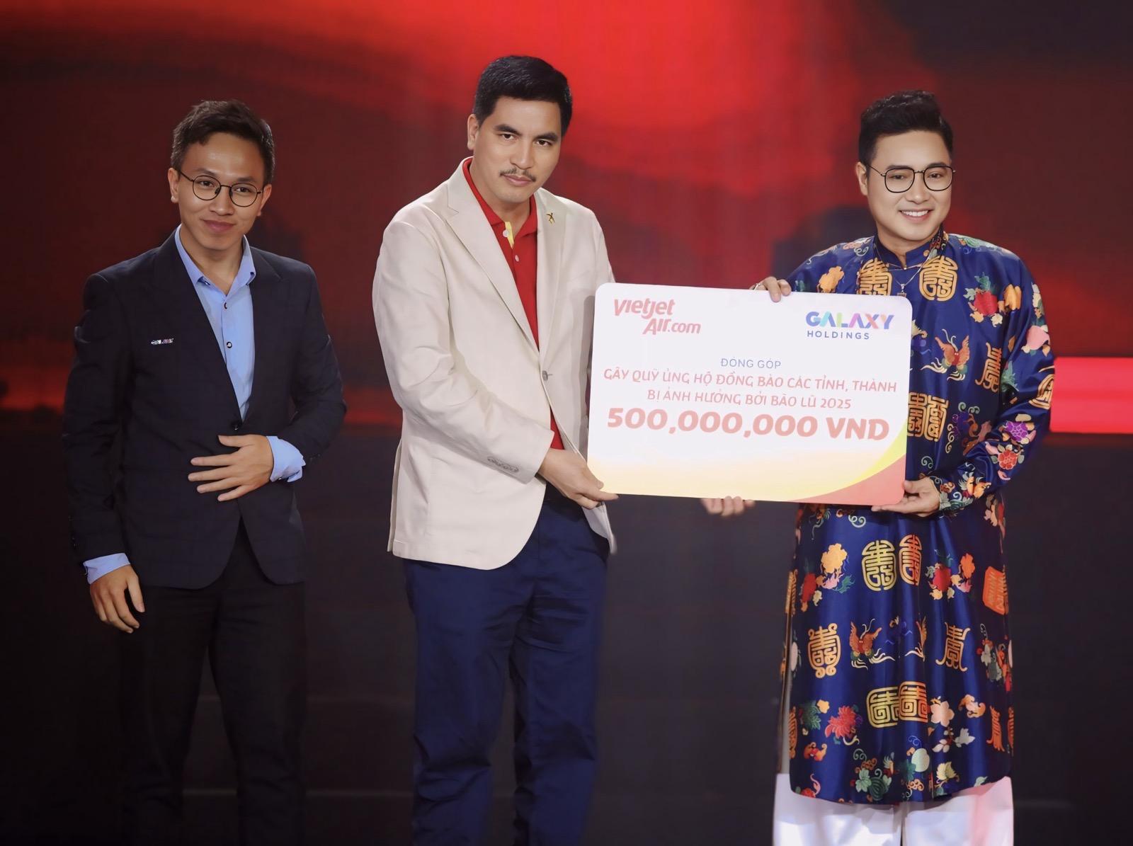 1761973652 737 Dem nhac gay quy Toi Nguoi Viet Nam vo oa