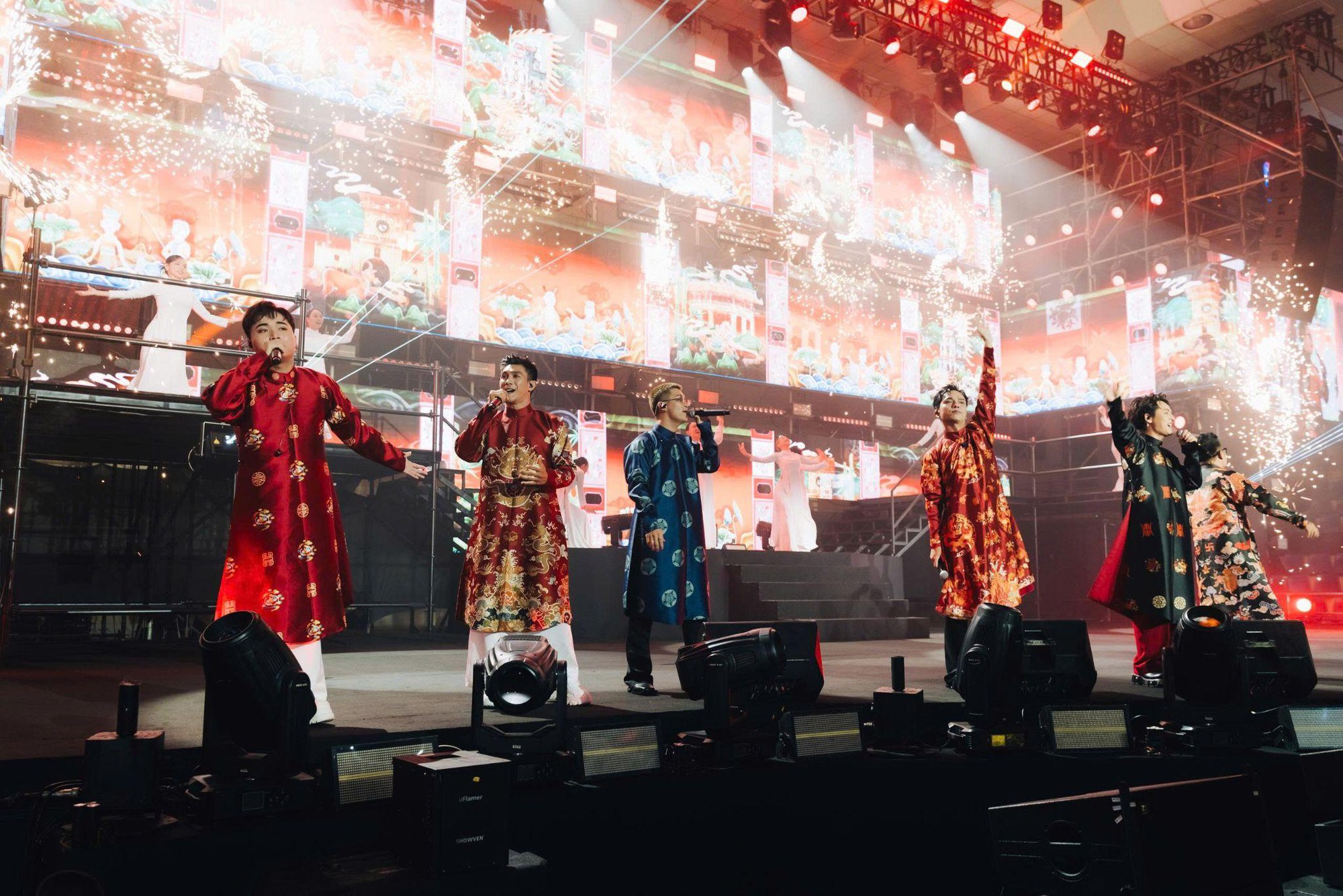 1761973654 71 Dem nhac gay quy Toi Nguoi Viet Nam vo oa