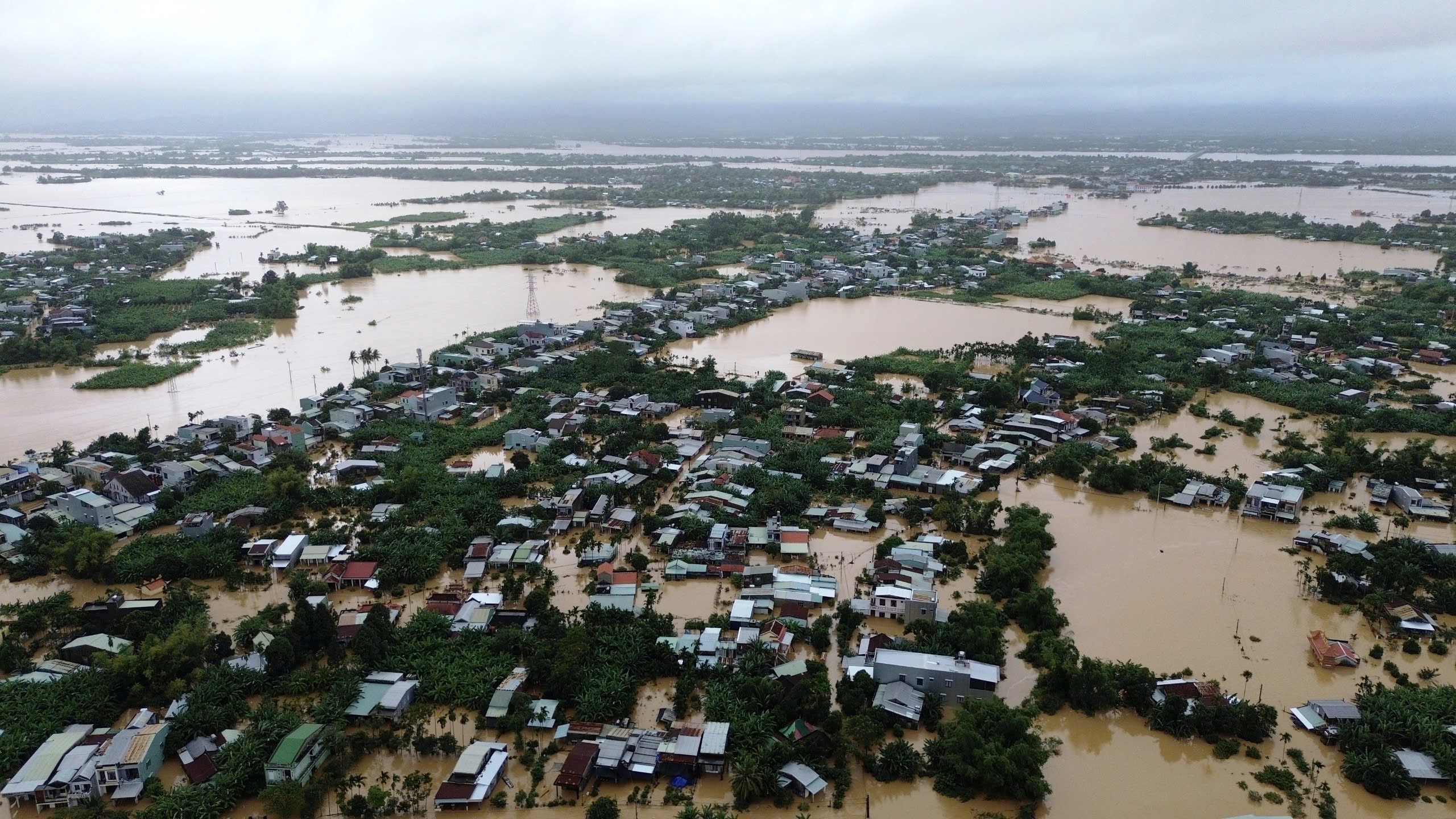 Hơn 66 . 800 Ngôi nhà ở Đà Nẵng chìm trong nước lũ do xả lũ từ thủy điện - Ảnh 9.
