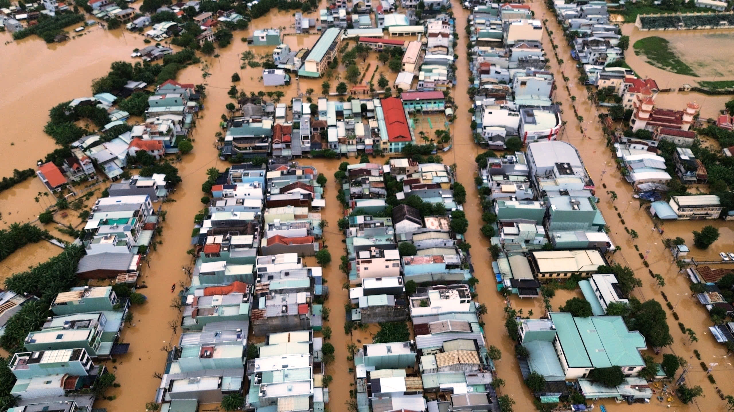 Hơn 66 . 800 Ngôi nhà ở Đà Nẵng chìm trong nước lũ do xả lũ từ thủy điện - Ảnh 12.