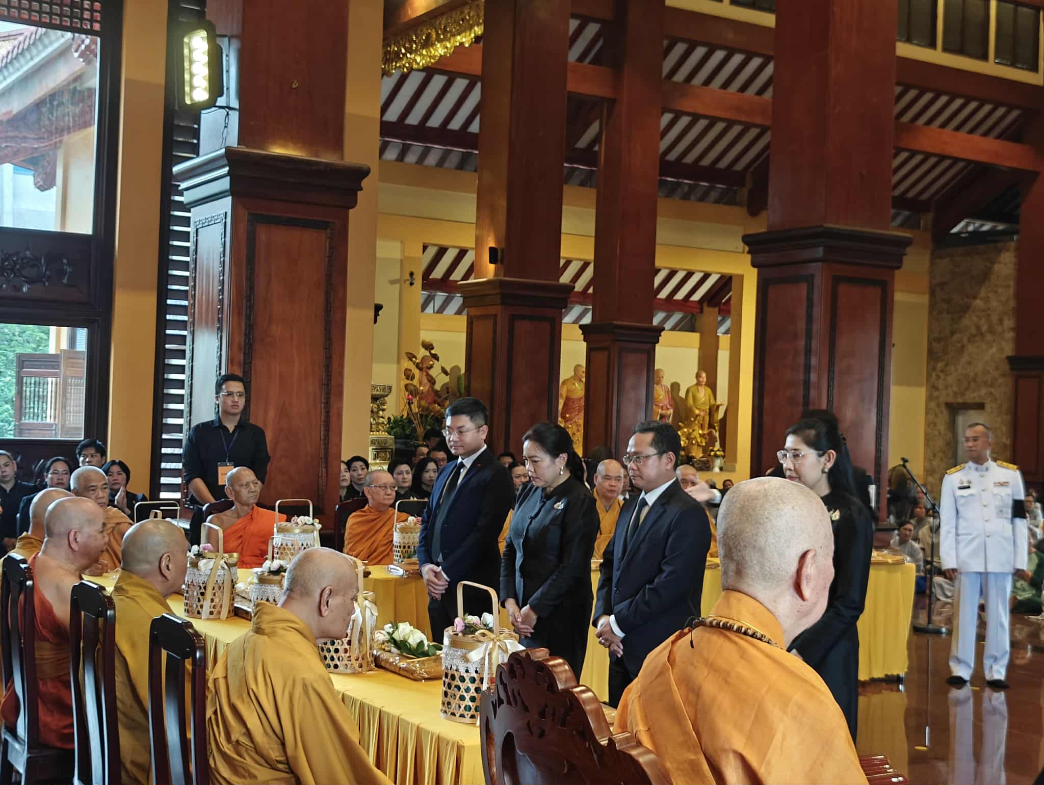 Thứ trưởng Ngoại giao Thái Lan dâng Y Kathina tại Việt Nam - Ảnh 12.