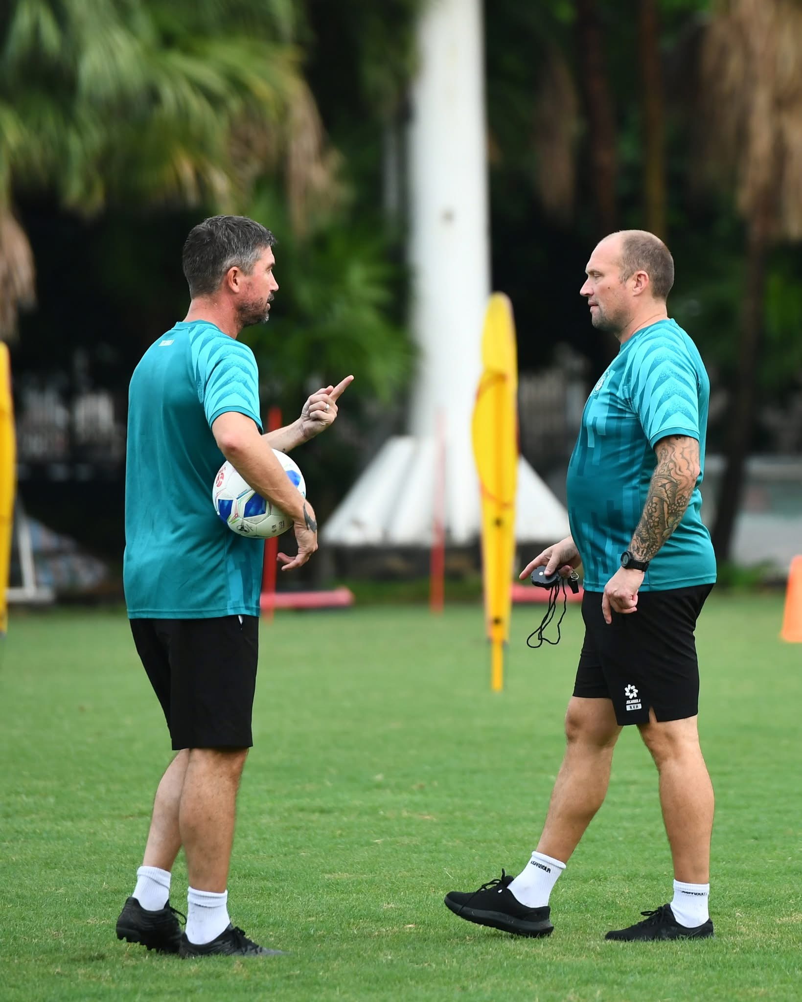 Chờ màn ra mắt rực lửa của Đỗ Hoàng Hên và HLV Harry Kewell: V-League cực hay- Ảnh 2.