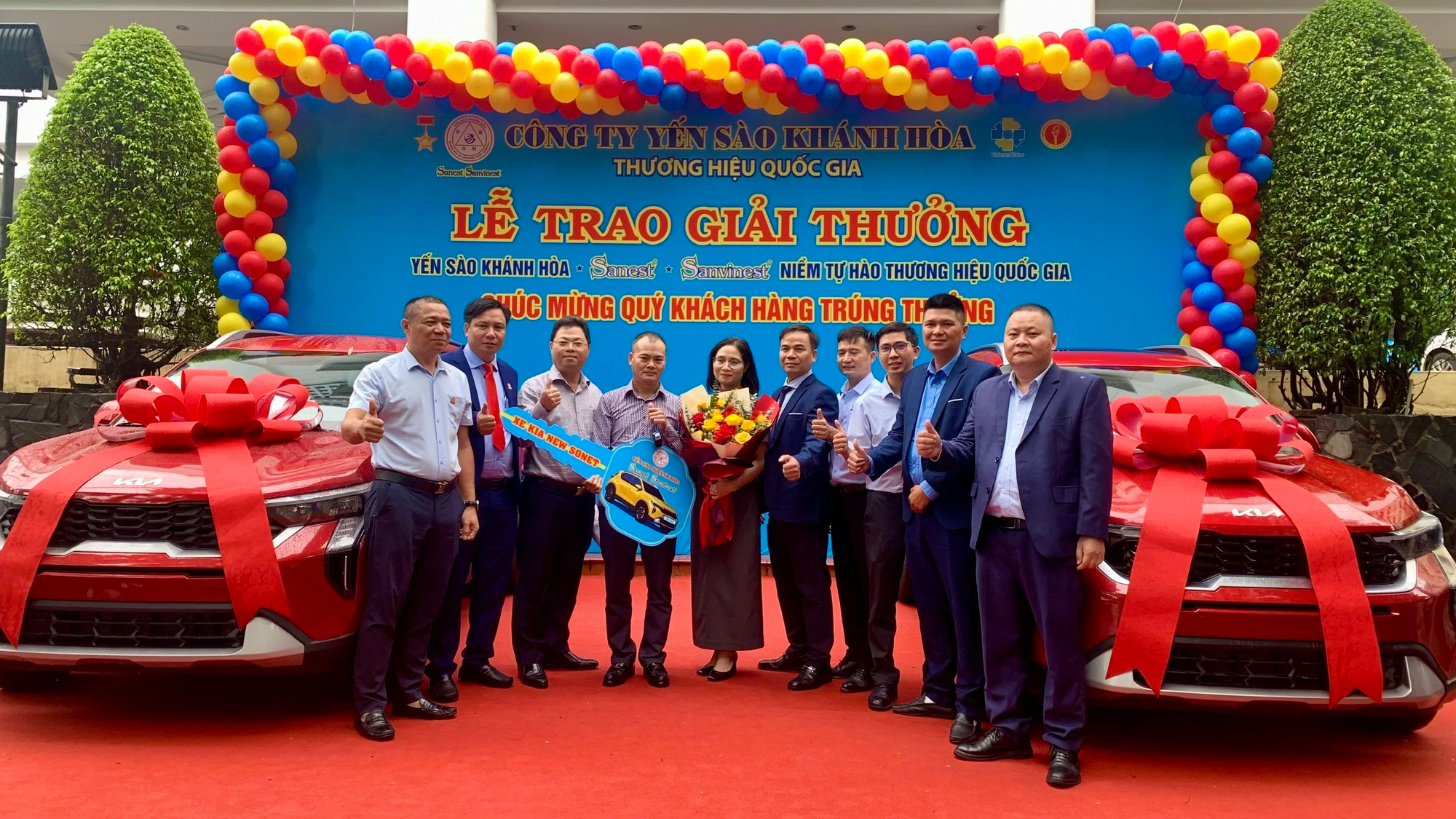 2 người ở Hà Nội, Hải Phòng trúng thưởng ô tô của Yến sào Khánh Hòa - Ảnh 3.