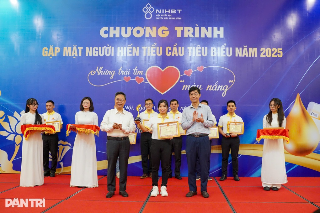 Chiến sĩ 61 lần hiến máu, tiểu cầu lái xe 0 đồng chở bệnh nhân nghèo - 3