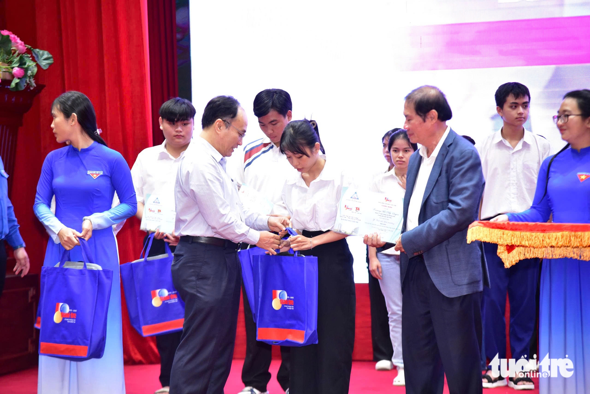 tiếp sức đến trường - Ảnh 24.