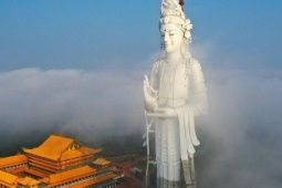 Vẻ đẹp siêu thực của tượng phật Quan Âm cao nhất Việt Nam