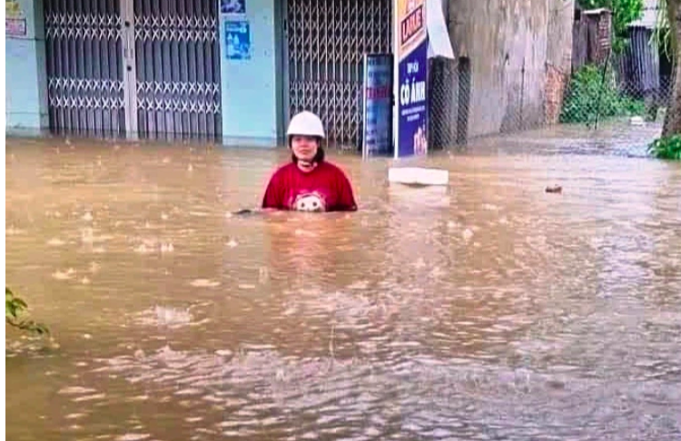 5 bộ cùng Huế, Đà Nẵng ứng phó lũ lịch sử, khẩn cấp sơ tán dân- Ảnh 2.