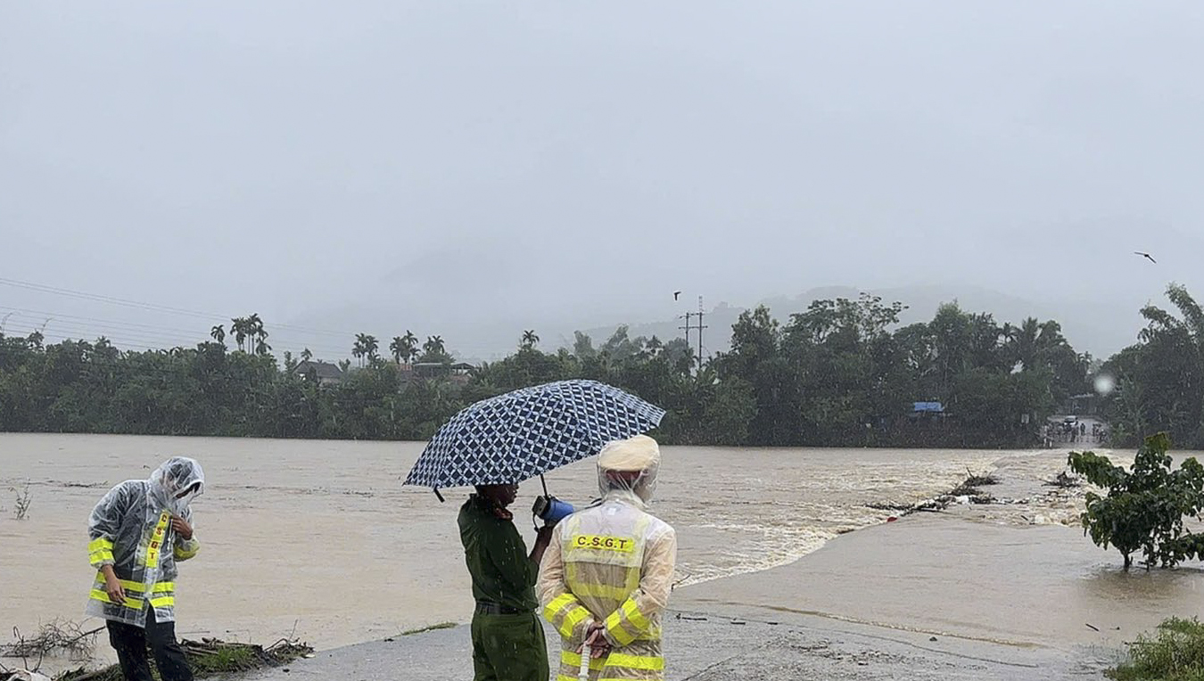 Sợ đá lăn, xã miền núi Quảng Ngãi di dời hơn 140 hộ dân- Ảnh 5.