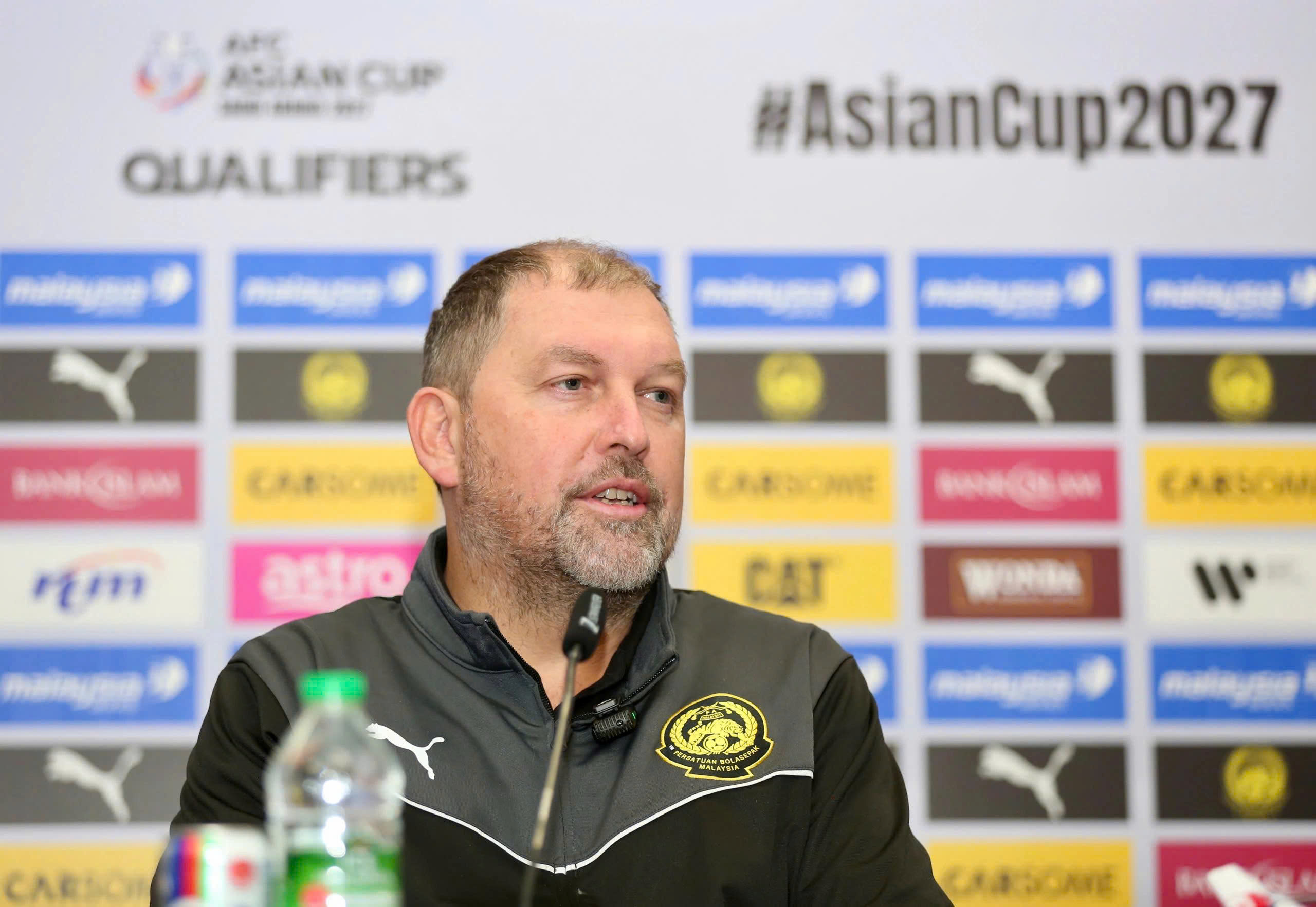 HLV Lào buồn ngẩn ngơ vì thua ngược, HLV Cklamovski đưa Malaysia lên tận mây xanh- Ảnh 2.