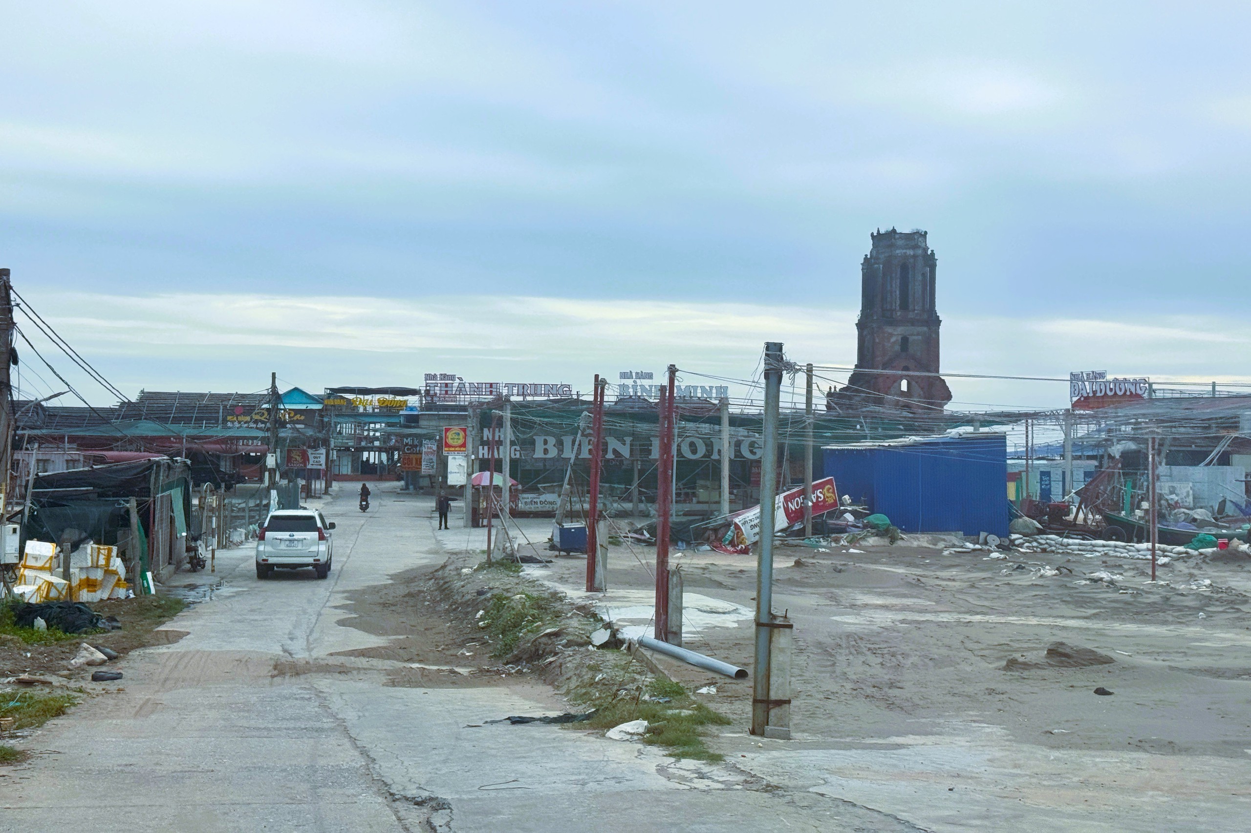 Nhà thờ đổ Hải Lý độc nhất vô nhị ở Việt Nam- Ảnh 12.