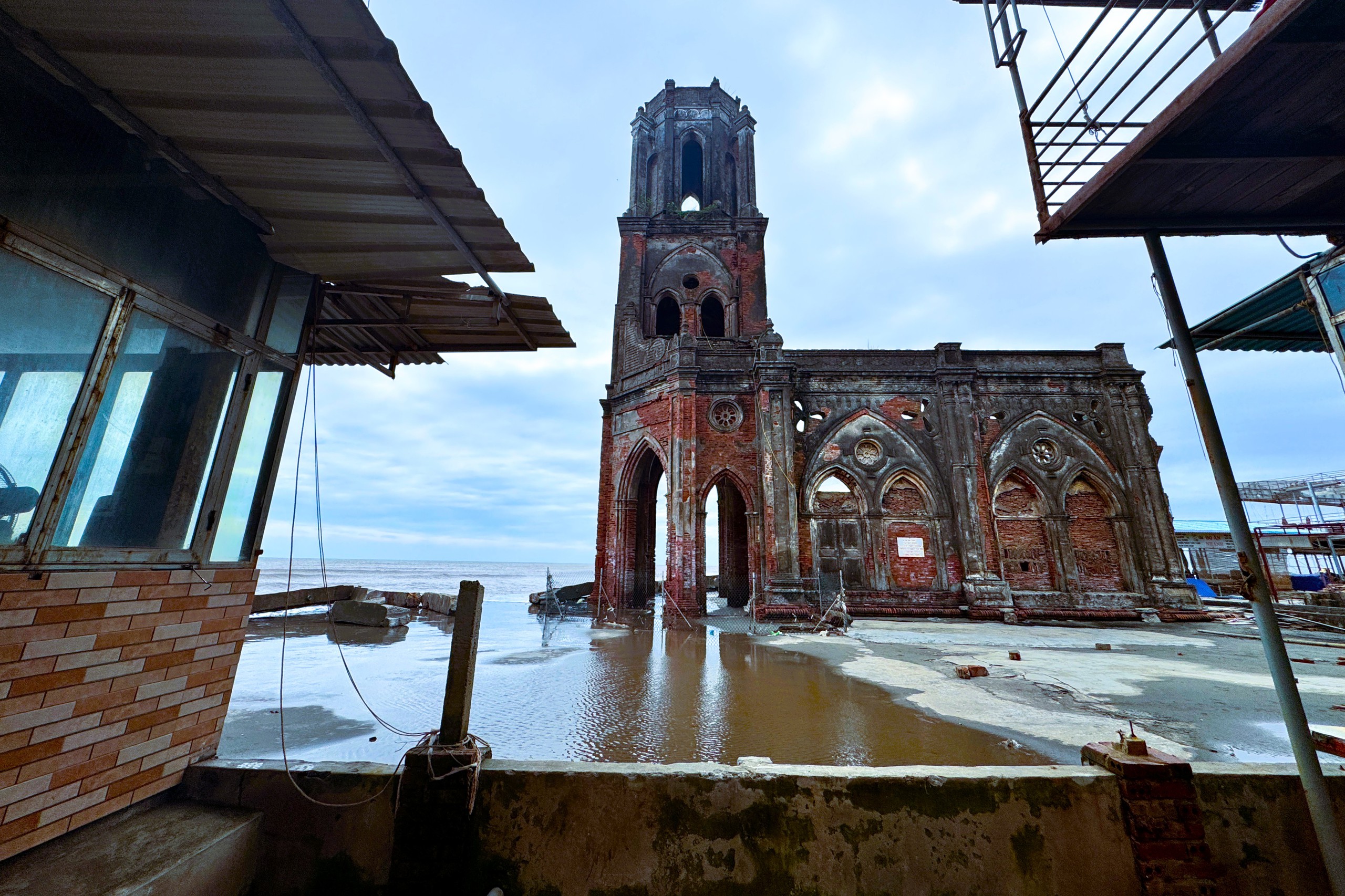 Nhà thờ đổ Hải Lý độc nhất vô nhị ở Việt Nam- Ảnh 13.