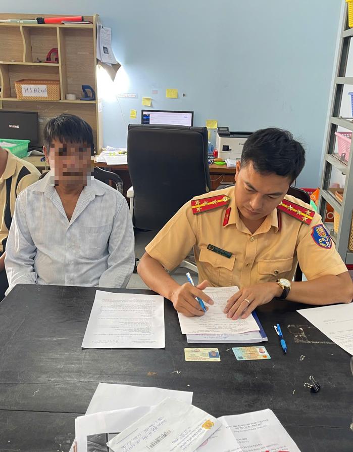 Tài xế bị xử phạt từ tin báo qua Zalo 0779986060 của trưởng phòng CSGT- Ảnh 4.