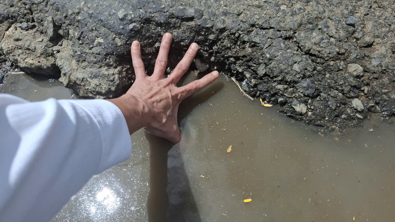 QL14 xuống cấp nghiêm trọng, hàng loạt ‘bẫy tử thần’ rình rập người đi đường - Ảnh 4.