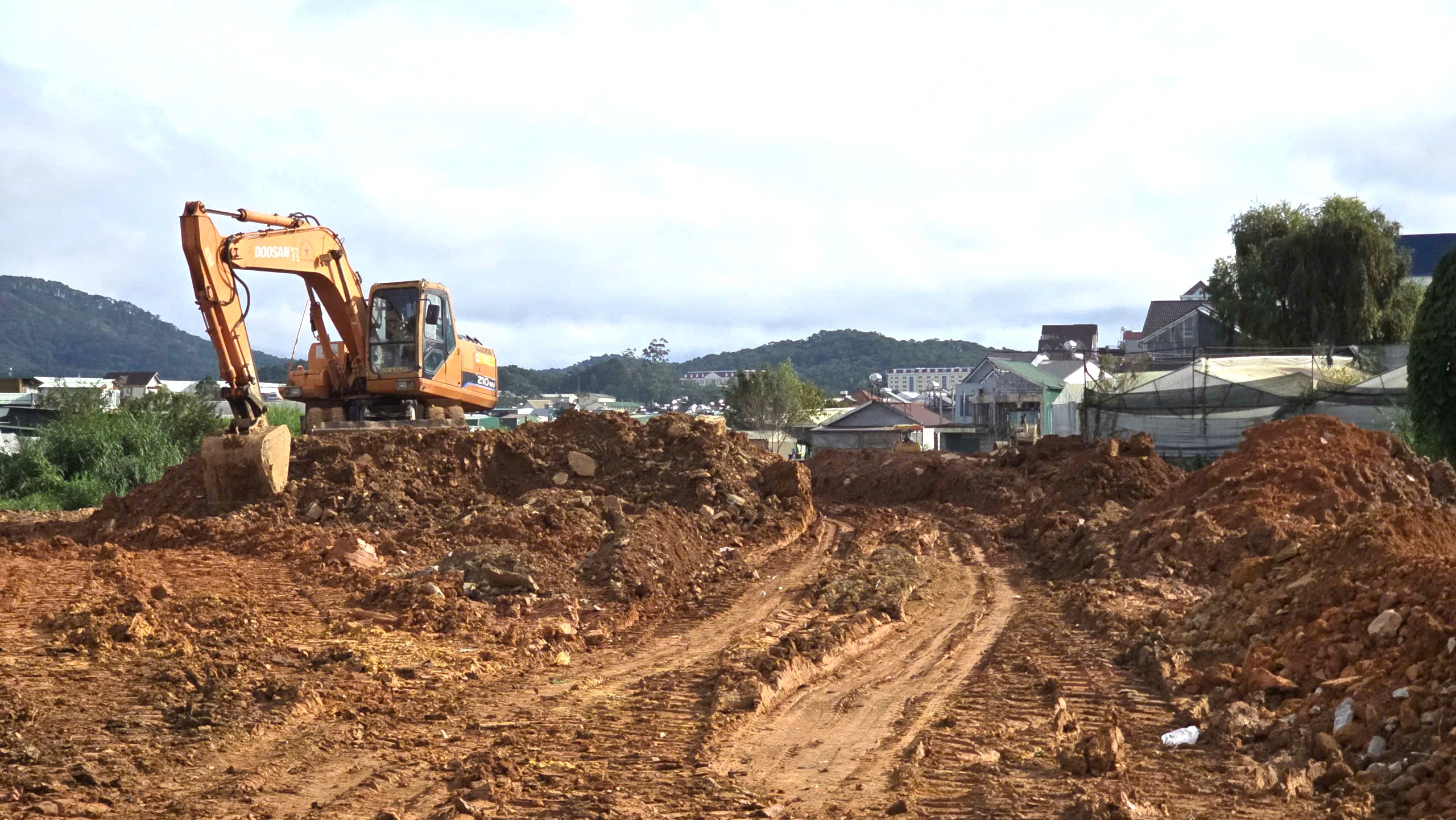 Người dân Đà Lạt tự tháo dỡ nhà, giao mặt bằng để tiếp tục thi công đường - Ảnh 6.