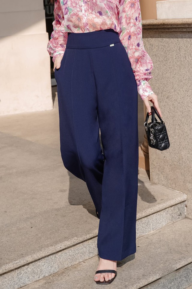 Nâng cấp tủ đồ với phong cách tối giản thanh lịch cho những ngày se lạnh- Ảnh 6. Nâng cấp tủ đồ với phong cách tối giản thanh lịch cho những ngày se lạnh- Ảnh 6.