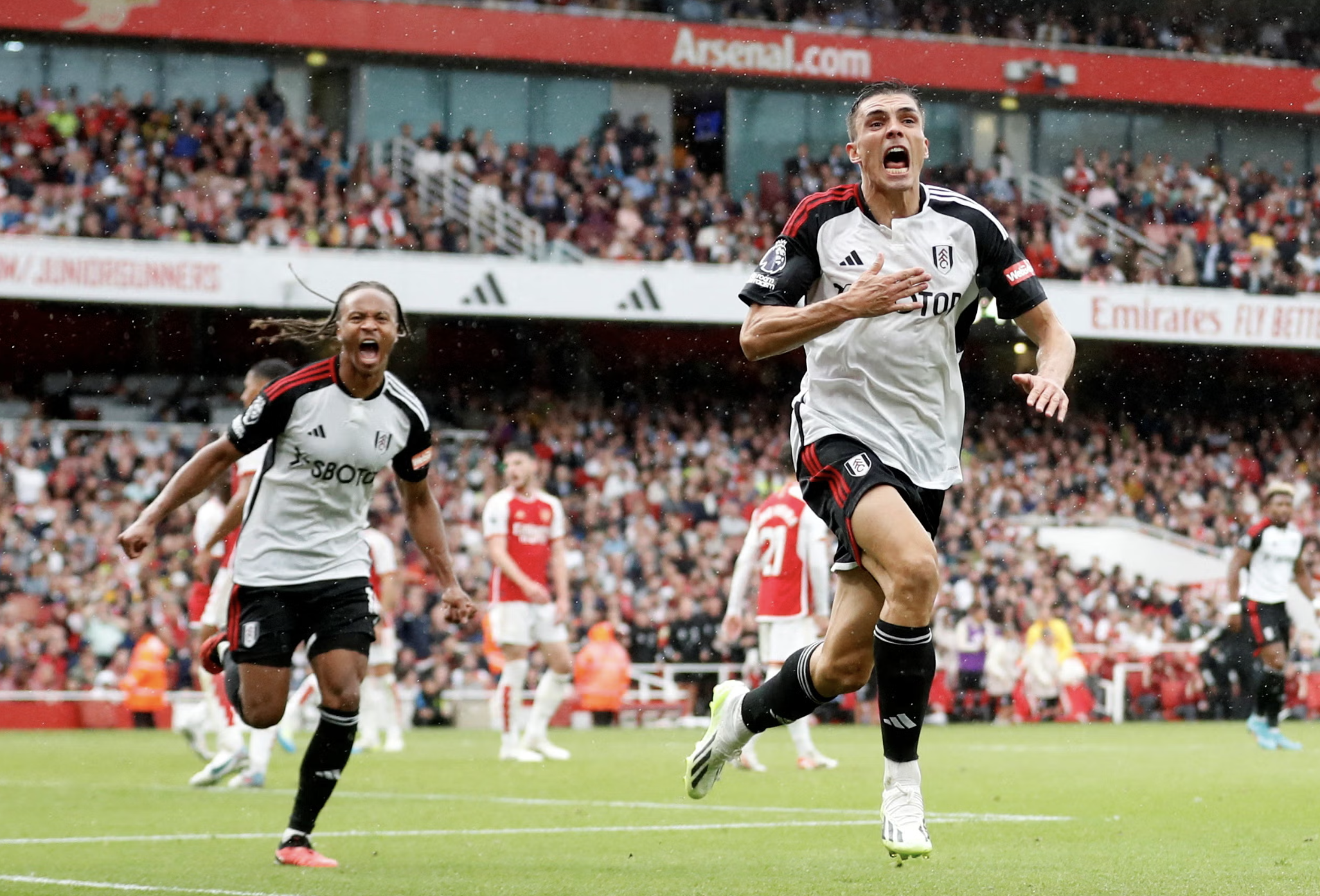 Sao Euro đầu tiên đạt thỏa thuận gia nhập 