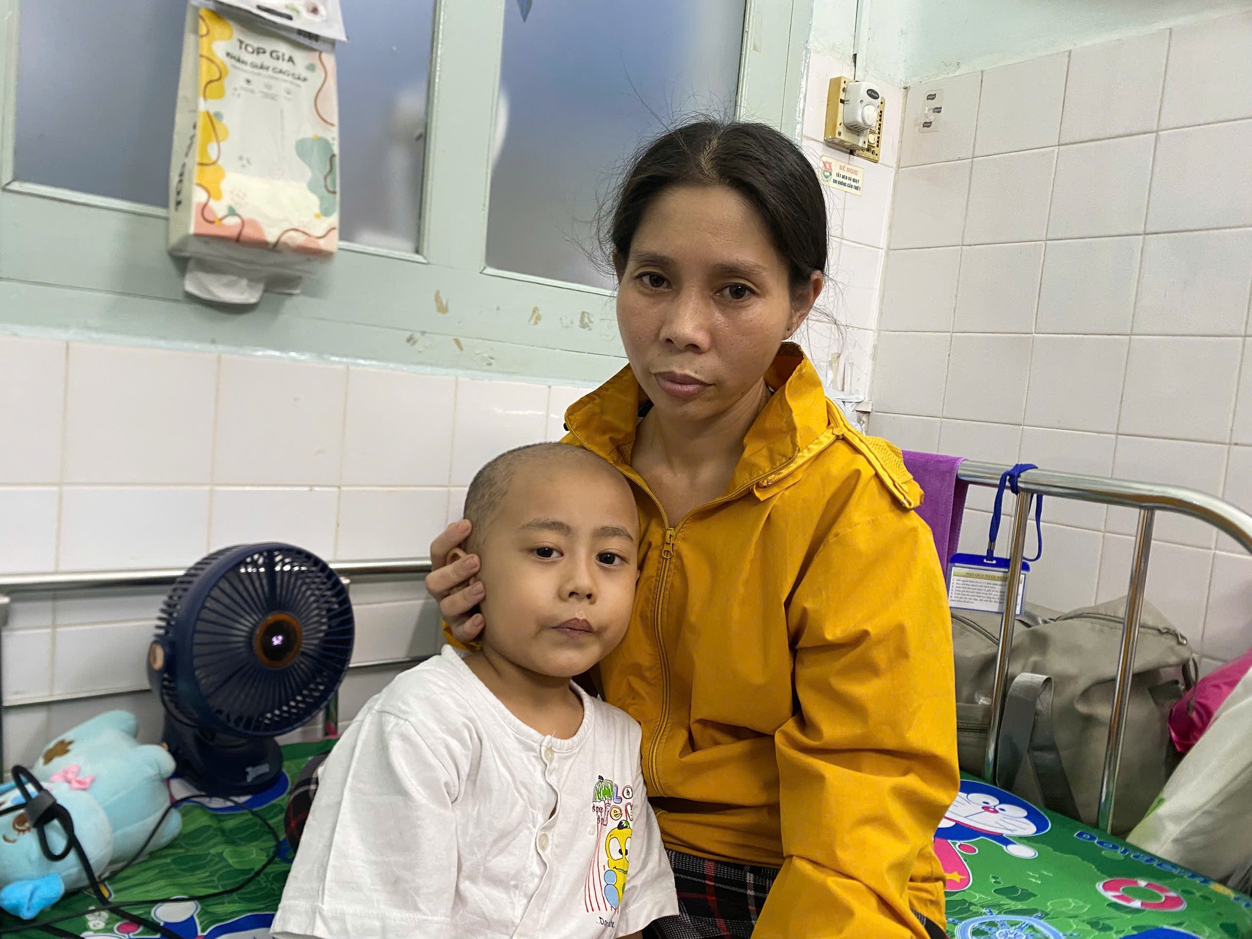 Con muốn sống: Vét 7 triệu đồng tiền cưới, người mẹ nghèo cứu con ung thư máu- Ảnh 2.