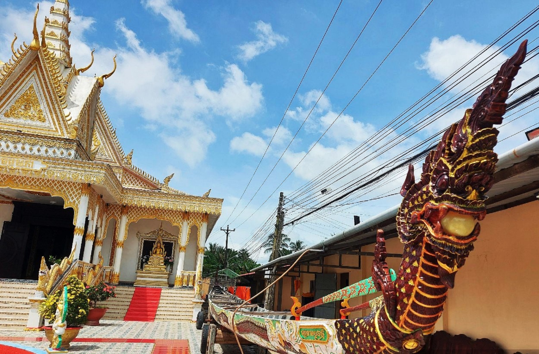 Ghe ngo hơn 20 năm tuổi được 'hồi sinh' bằng nghệ thuật điêu khắc độc đáo- Ảnh 5. Ghe ngo hơn 20 năm tuổi được 'hồi sinh' bằng nghệ thuật điêu khắc độc đáo- Ảnh 5.