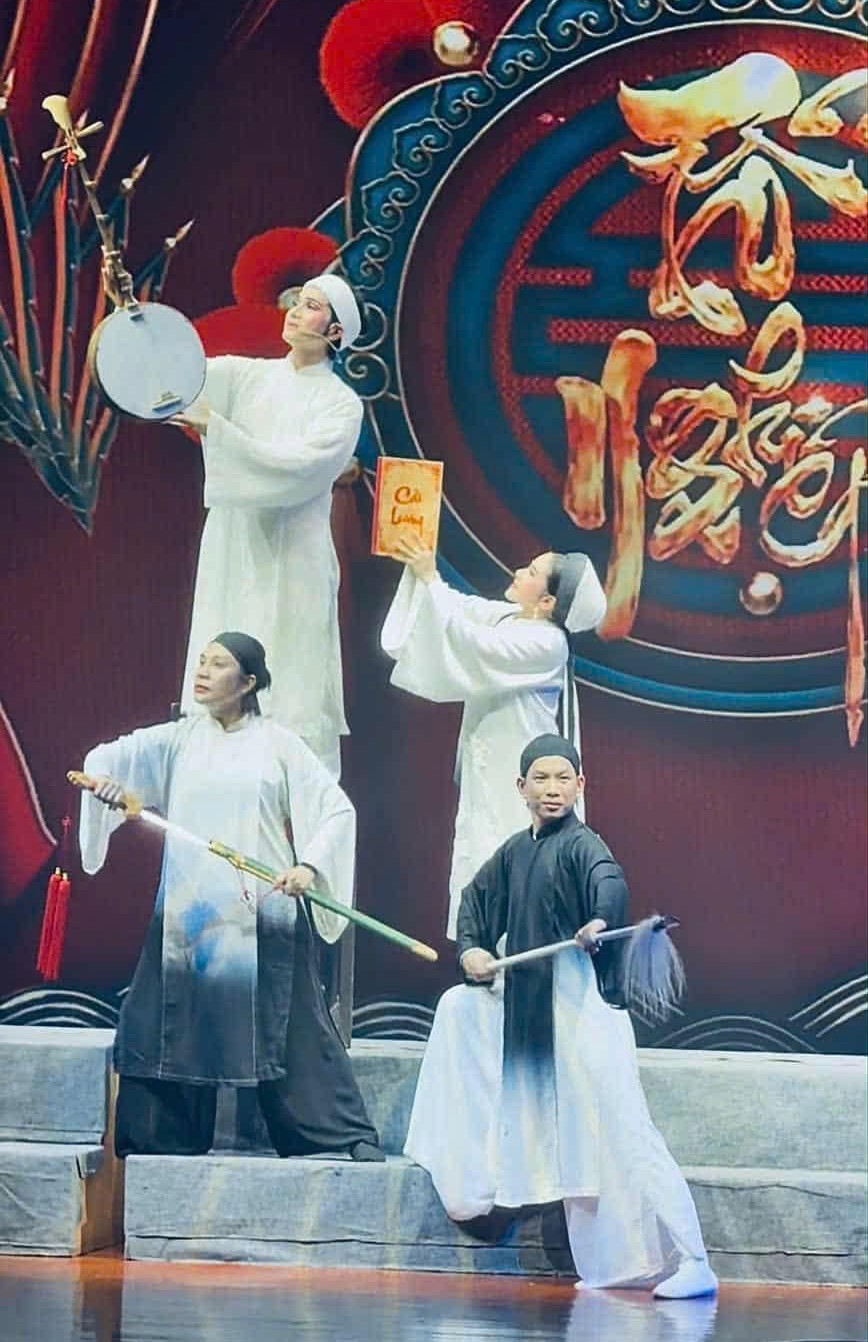 Thầy trò Bình Tinh tạo kỳ tích cho 'Nhật thực' với 4 huy chương vàng quốc tế- Ảnh 3. Thầy trò Bình Tinh tạo kỳ tích cho 'Nhật thực' với 4 huy chương vàng quốc tế- Ảnh 3.