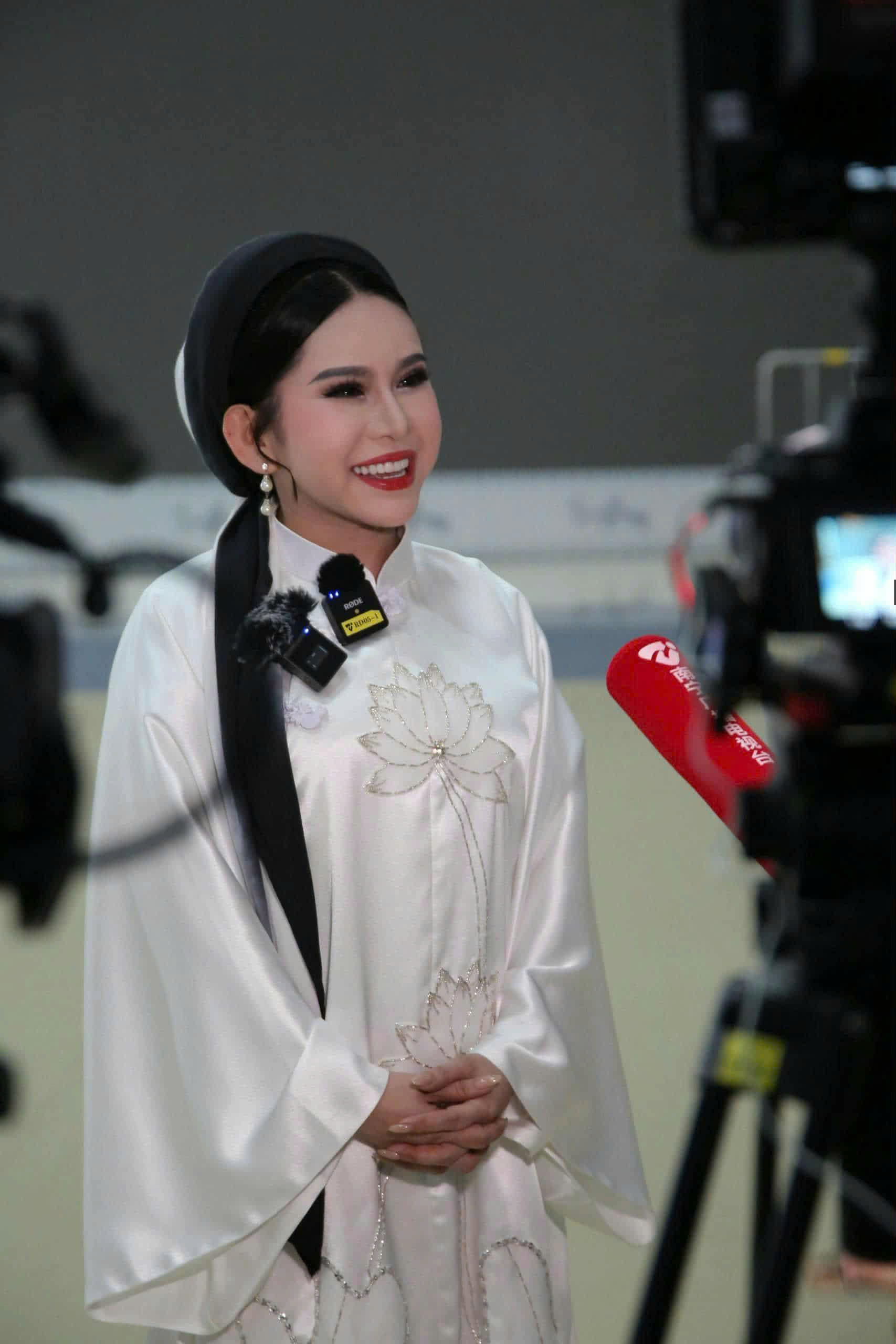 Thầy trò Bình Tinh tạo kỳ tích cho 'Nhật thực' với 4 huy chương vàng quốc tế- Ảnh 5. Thầy trò Bình Tinh tạo kỳ tích cho 'Nhật thực' với 4 huy chương vàng quốc tế- Ảnh 5.