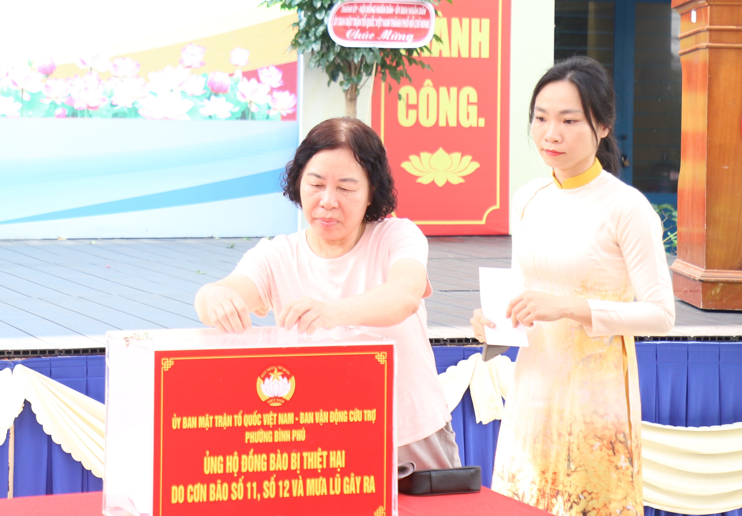 Phó Bí thư Thường trực Thành ủy TP HCM dự Ngày hội Đại đoàn kết phường Bình Phú - Ảnh 3.